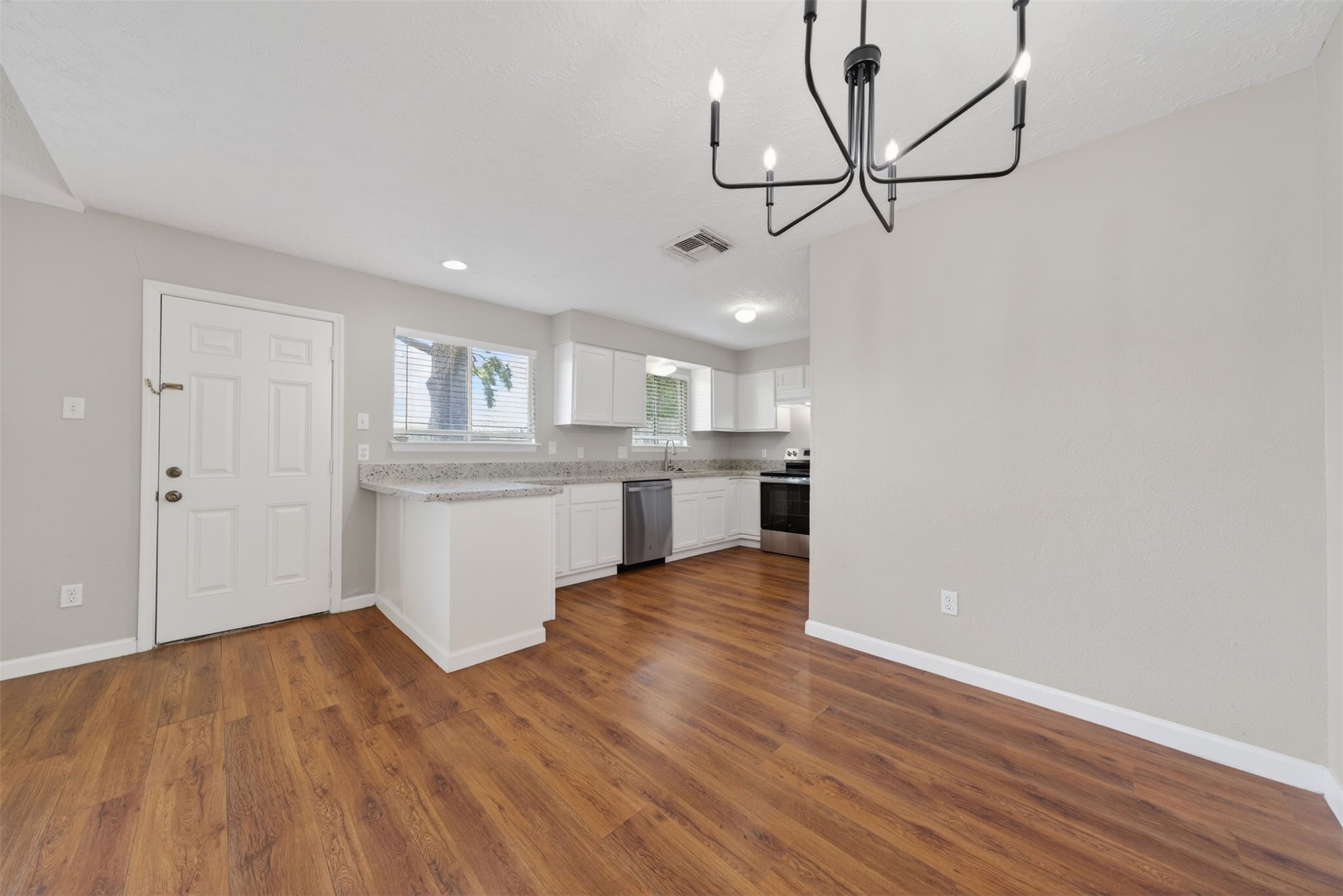 9906 Rocky Hollow Road Property Photo 5