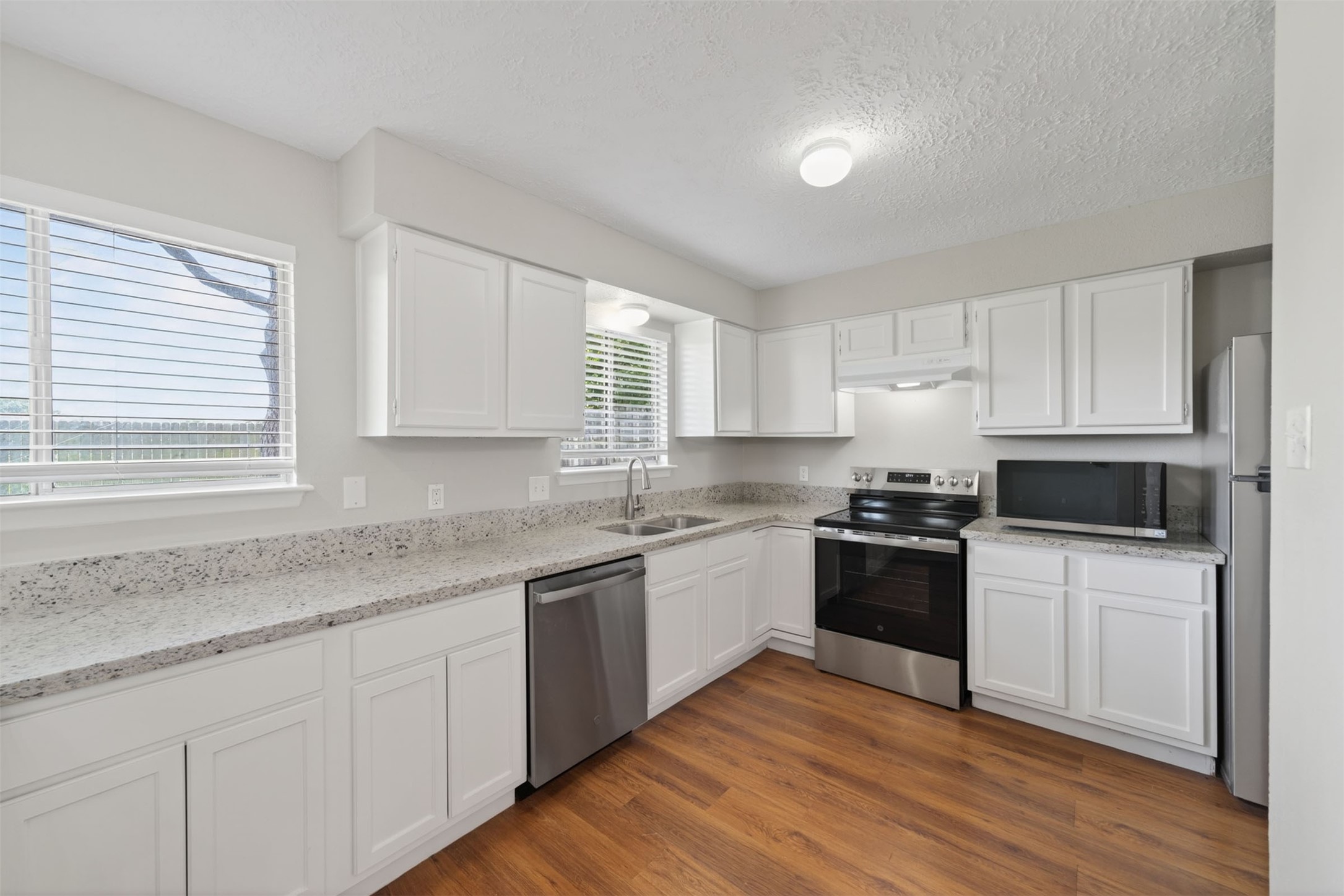 9906 Rocky Hollow Road Property Photo 7