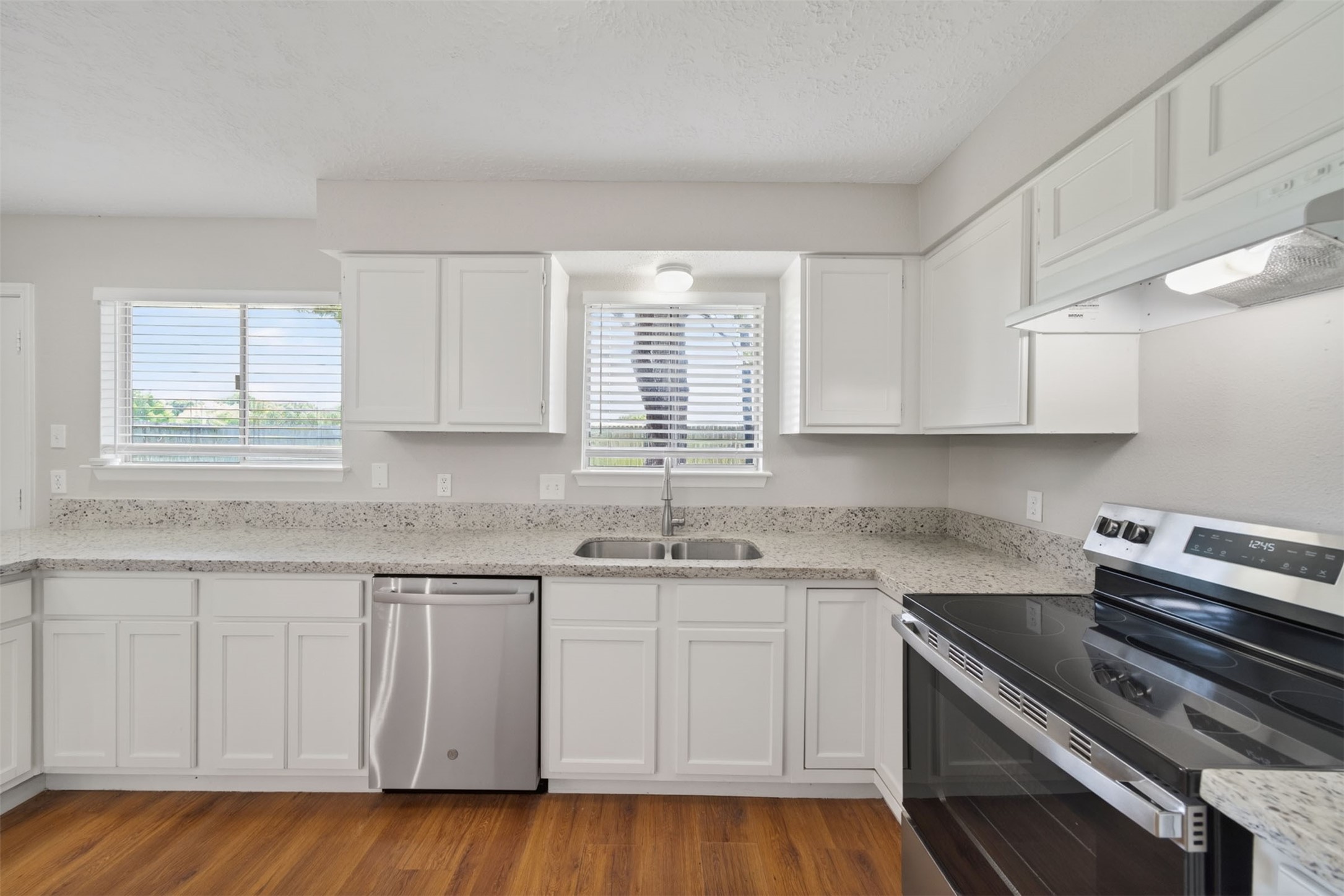 9906 Rocky Hollow Road Property Photo 8