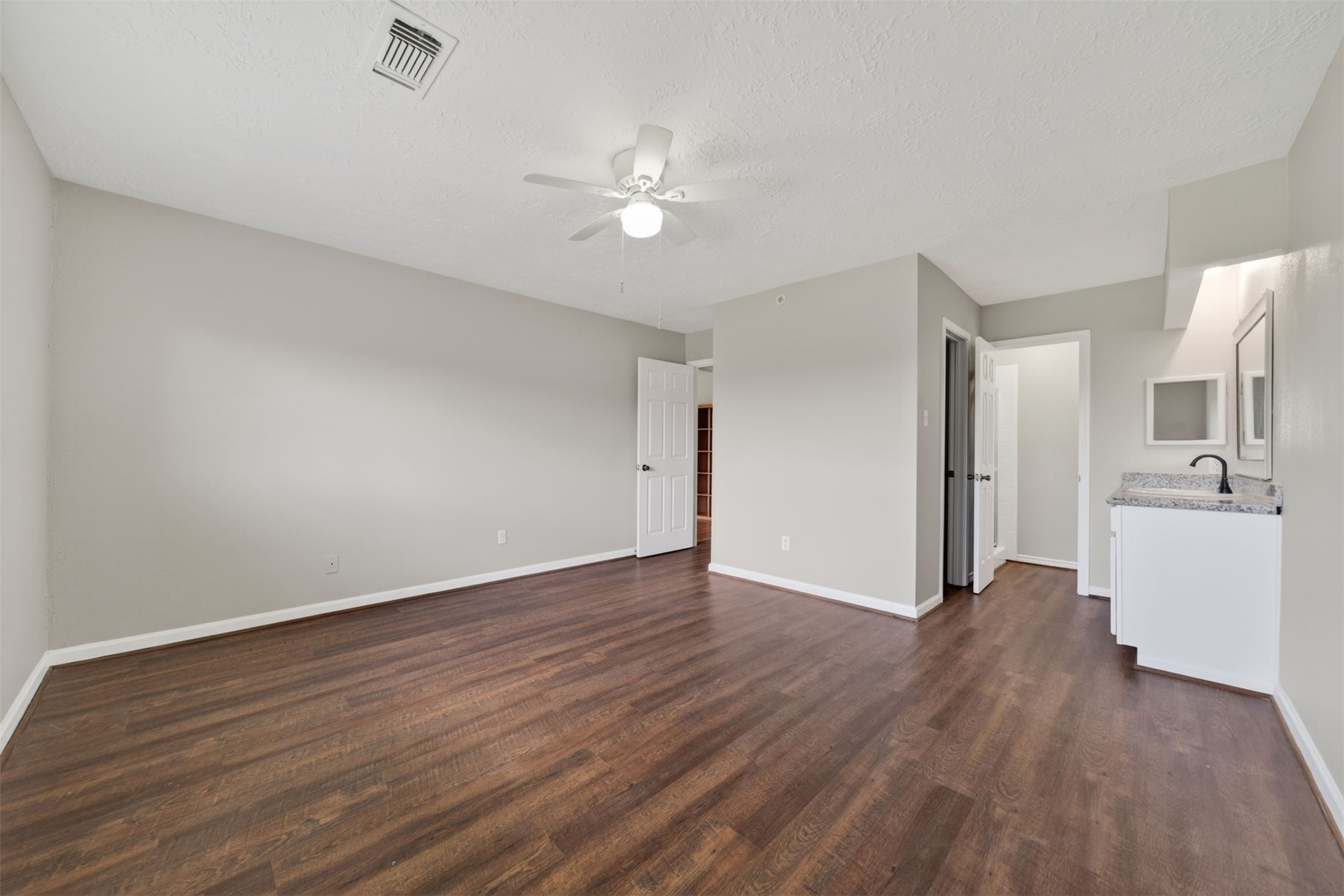 9906 Rocky Hollow Road Property Photo 11