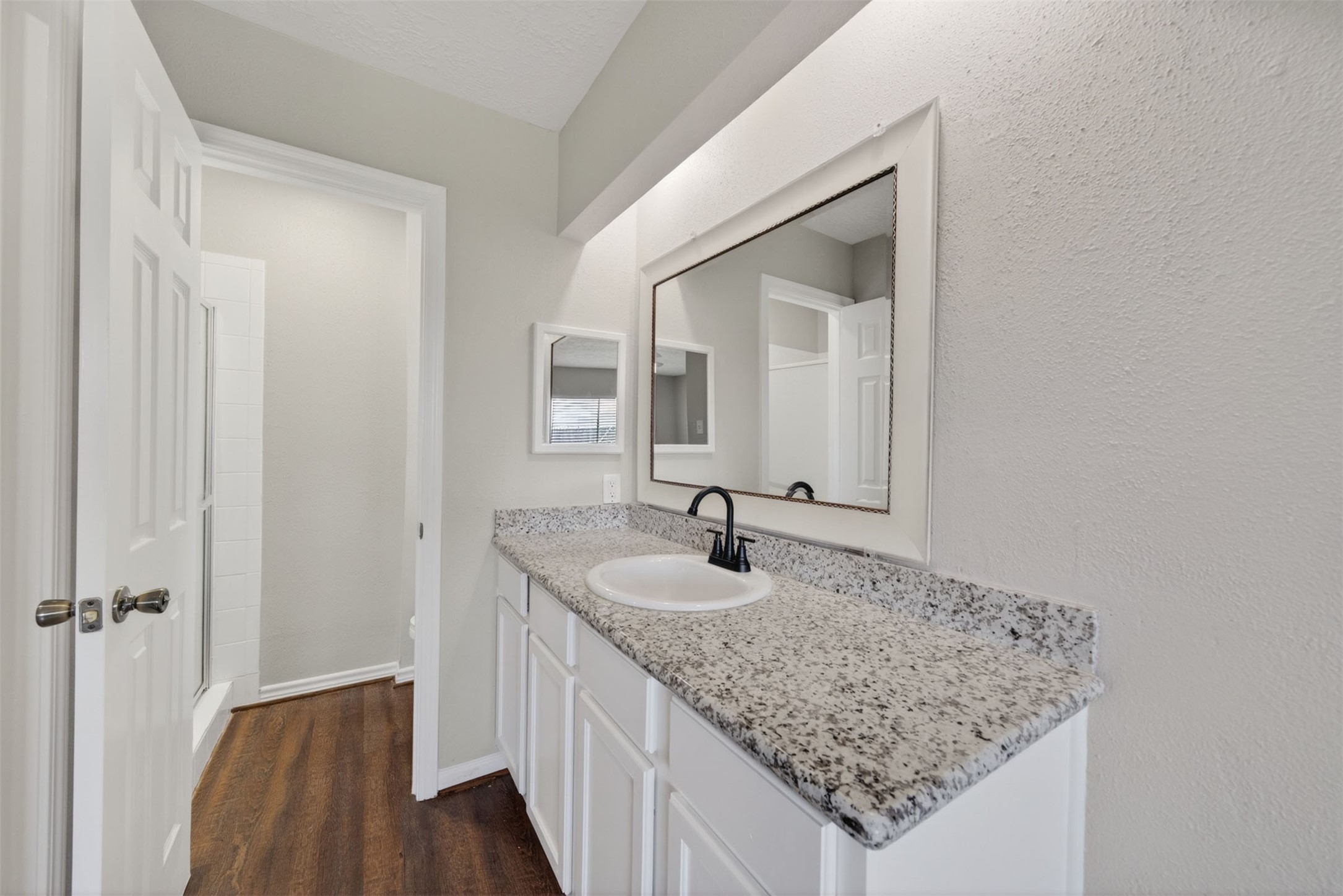9906 Rocky Hollow Road Property Photo 12