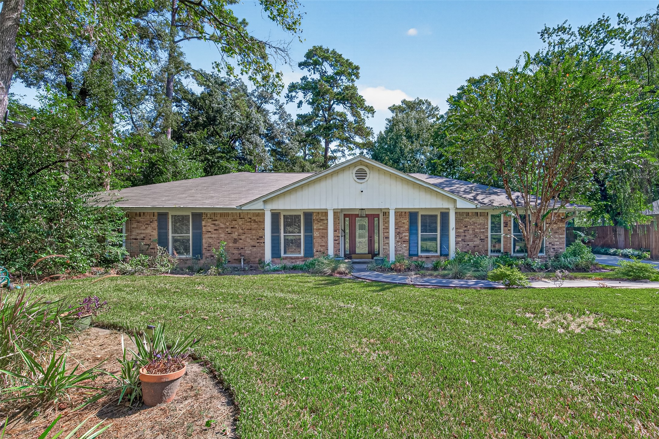 16814 Creeksouth Road Property Photo 1