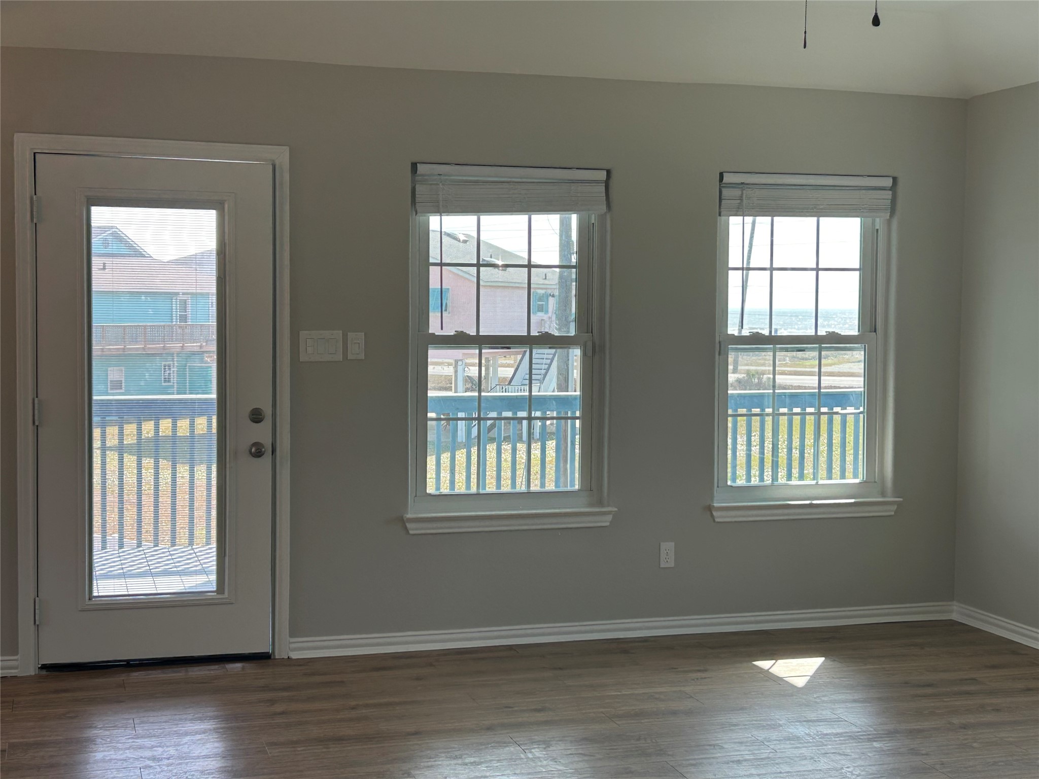 22813 Buena Street Property Photo 4