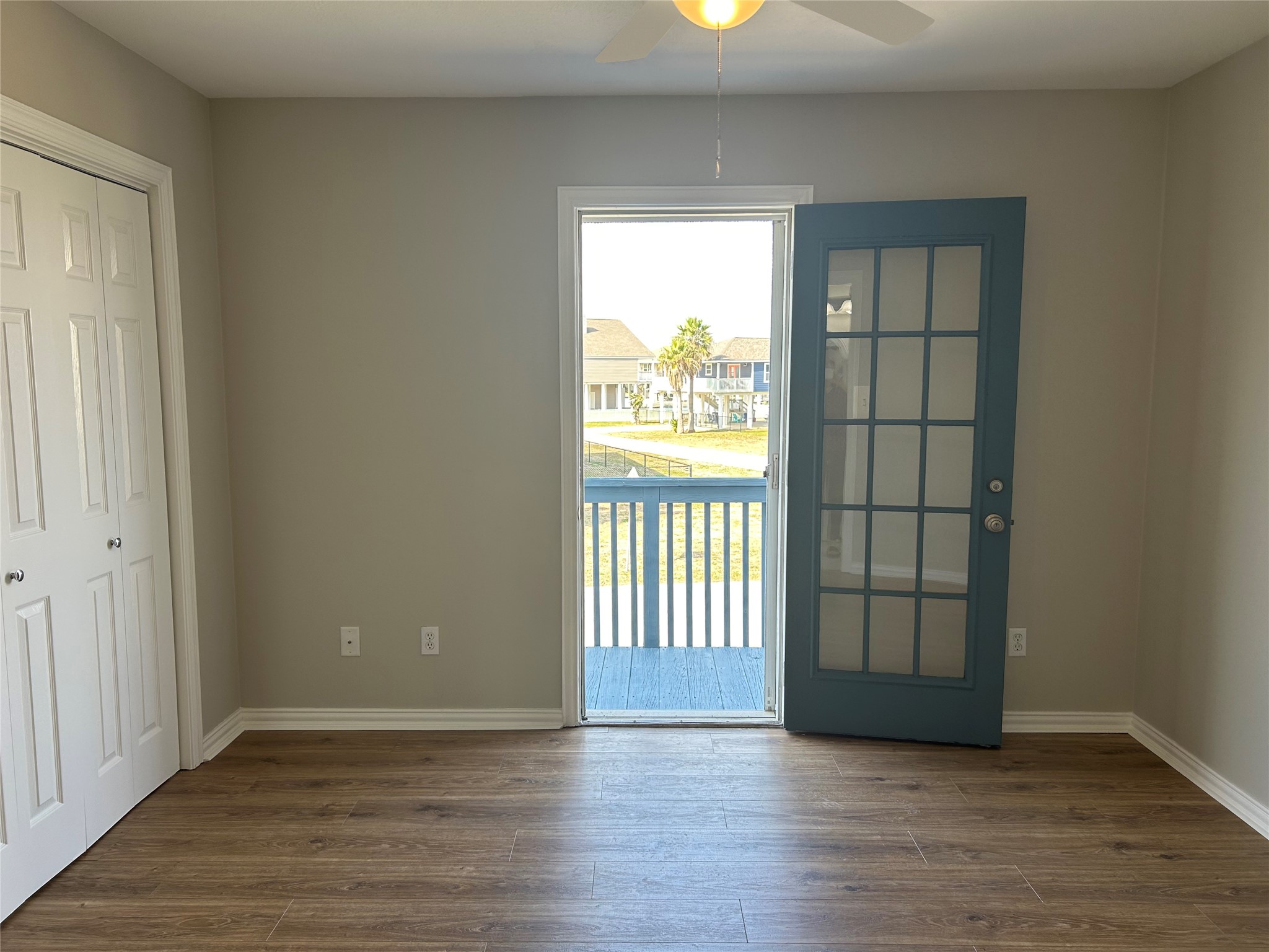 22813 Buena Street Property Photo 9