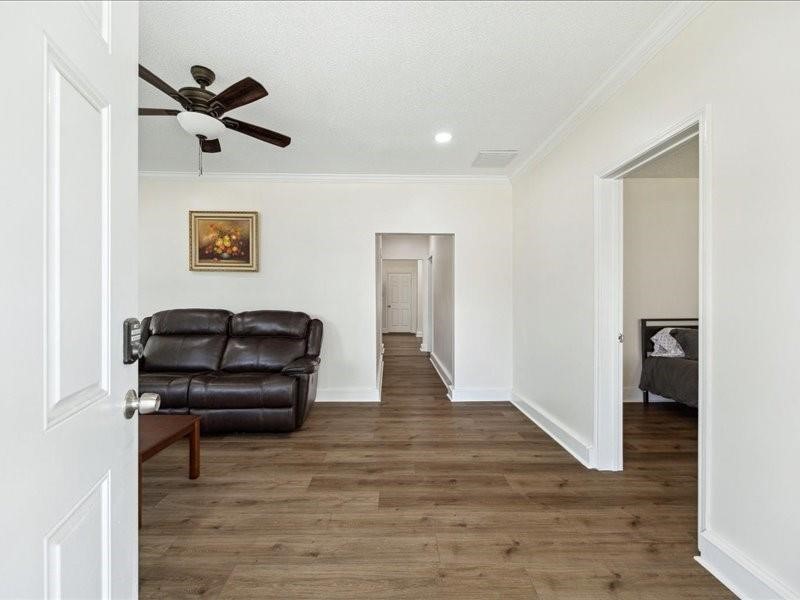 1801 Hussion Street Property Photo 5