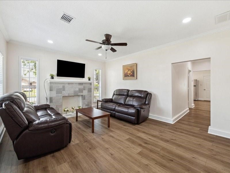 1801 Hussion Street Property Photo 6
