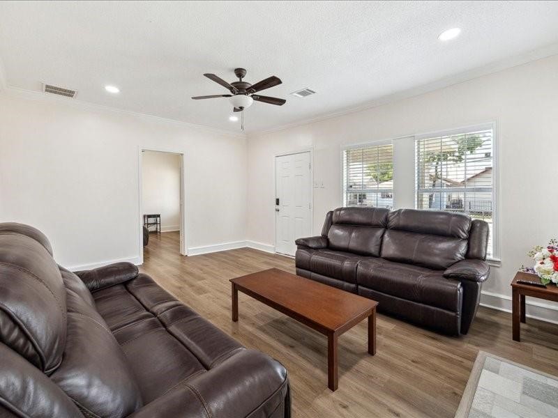1801 Hussion Street Property Photo 7