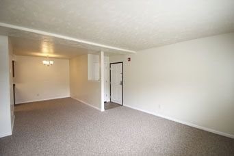 2600 N Laverna St Property Photo 6