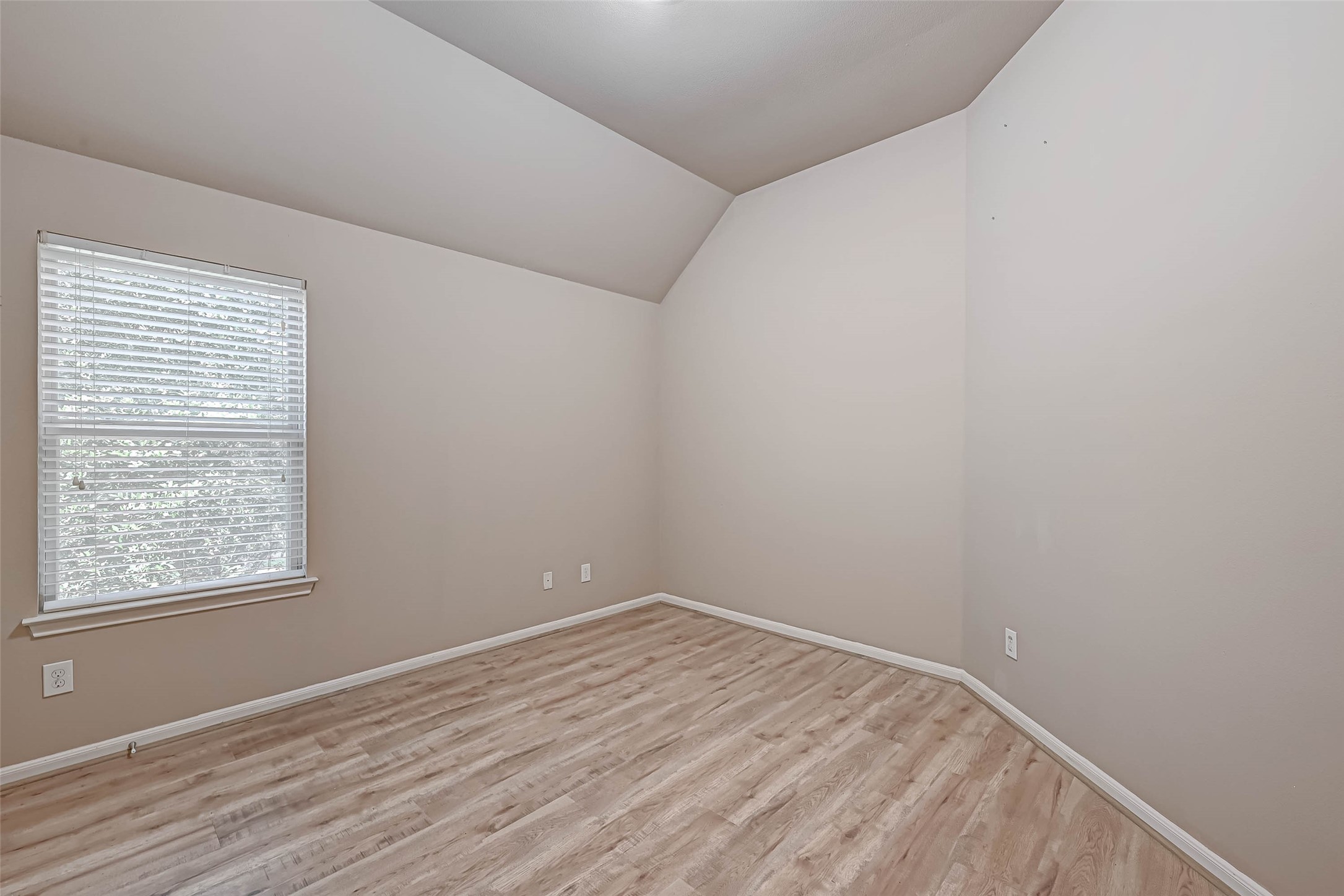 9919 Rochs Hill Court Corner Property Photo 28