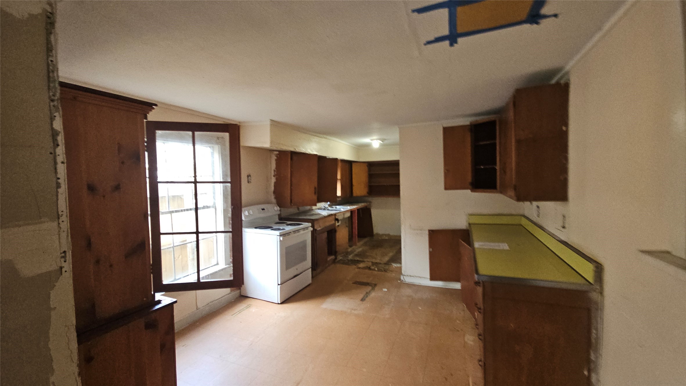6502 W Montgomery Road Property Photo 4