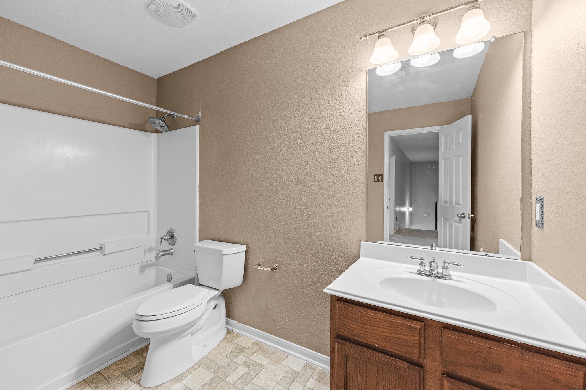 7909 Silver Oak Drive Property Photo 22