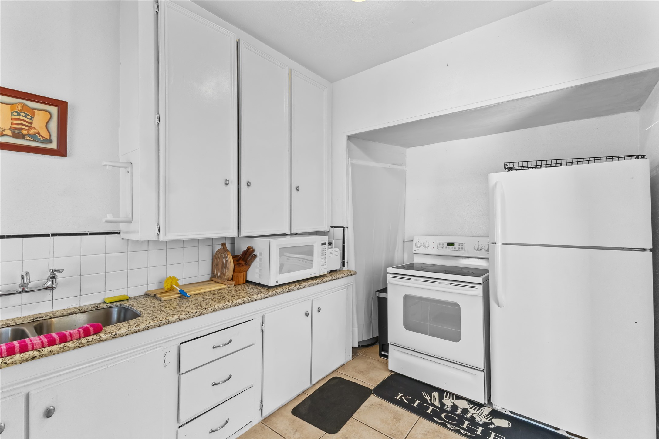 2509 Whitney Street A Property Photo 13