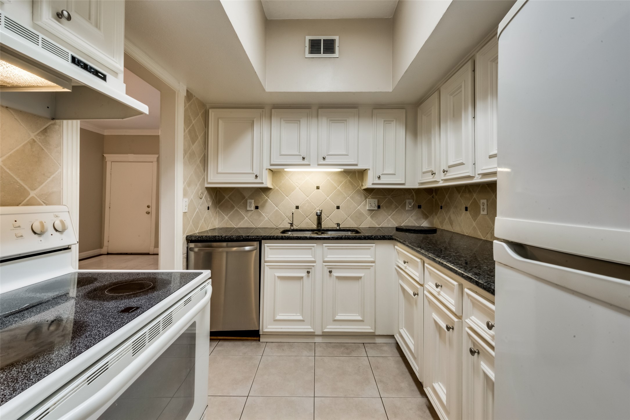 1300 Augusta Drive 28 Property Photo 8
