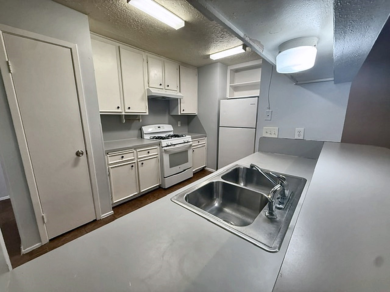 2231 Spring Dusk Lane Property Photo 7
