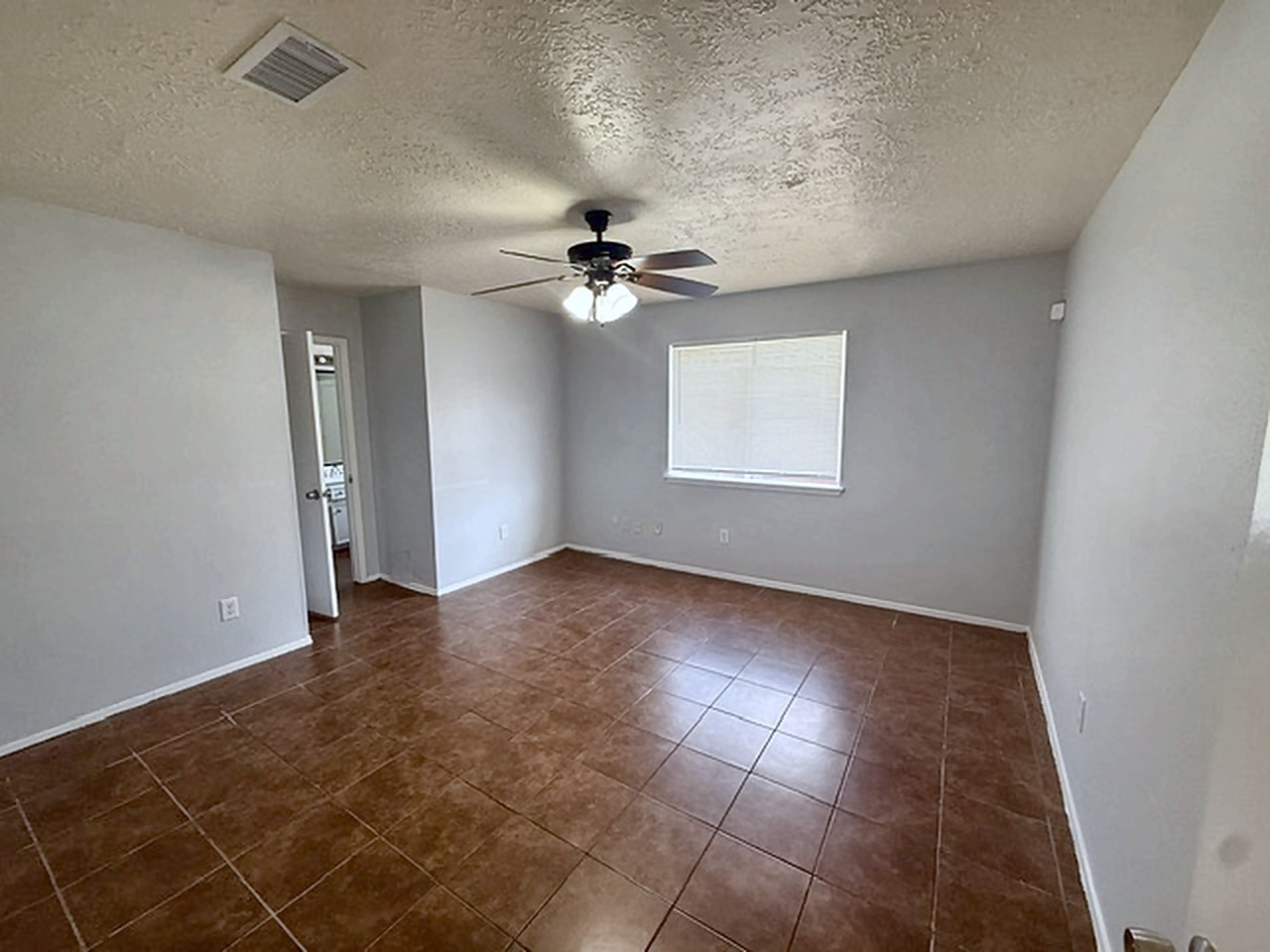 2231 Spring Dusk Lane Property Photo 8