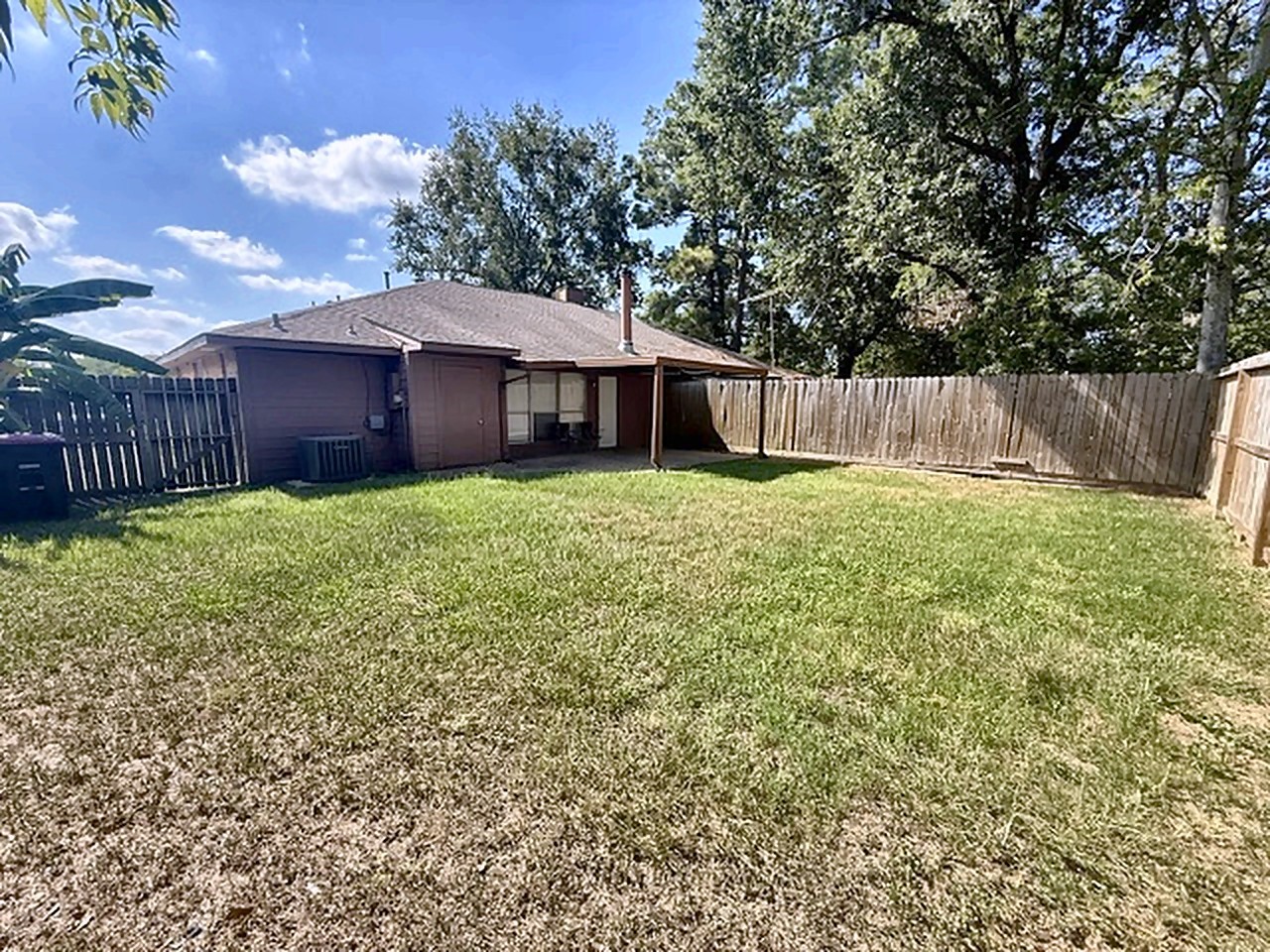 2231 Spring Dusk Lane Property Photo 15