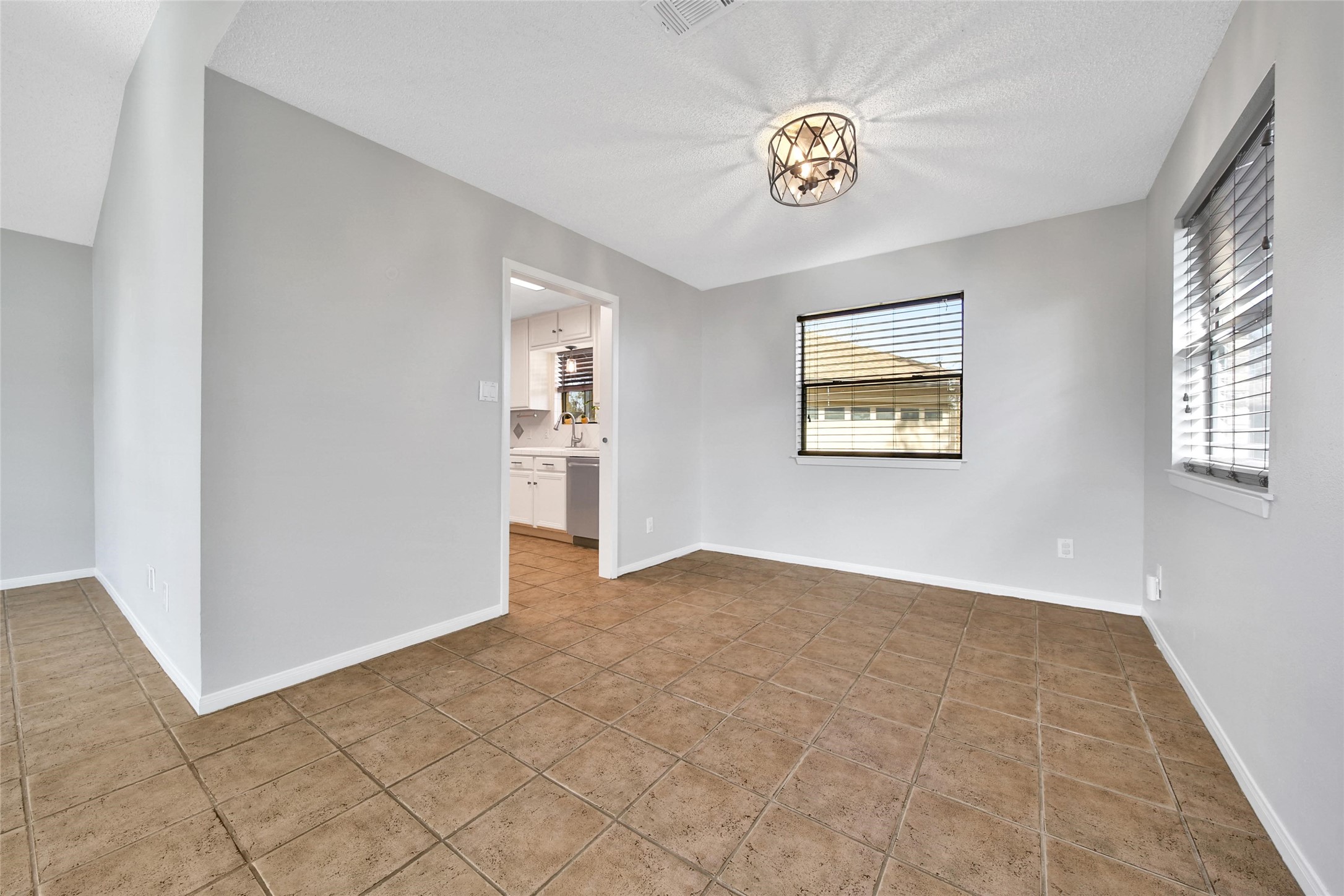 105 Daffodil Street Property Photo 6