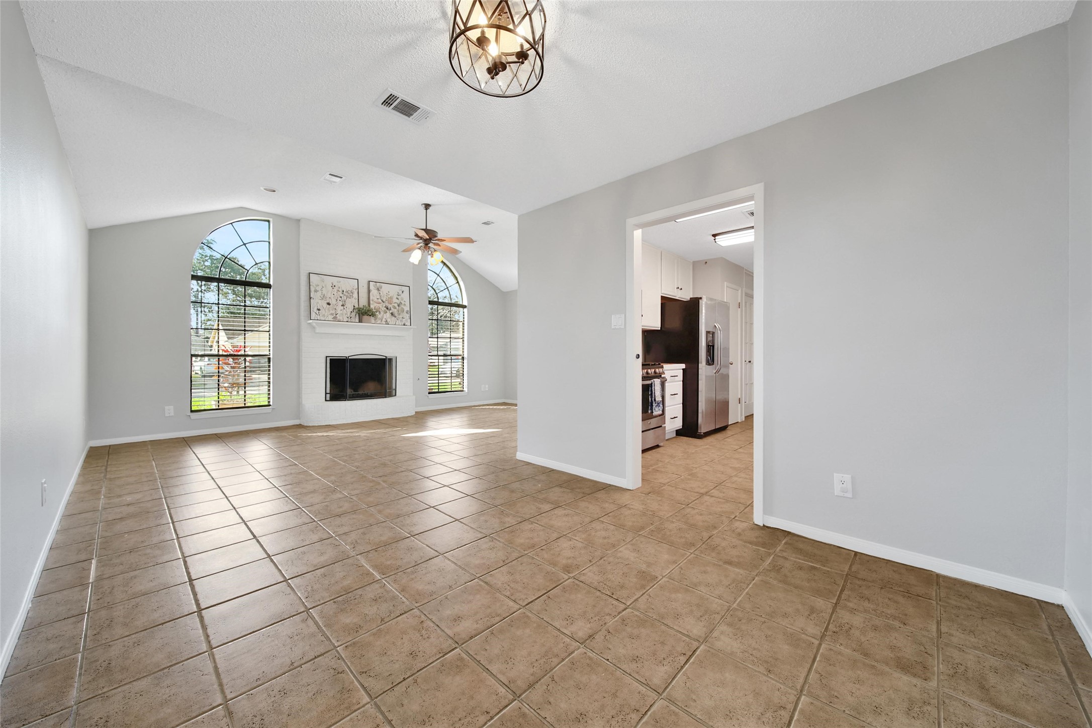 105 Daffodil Street Property Photo 8