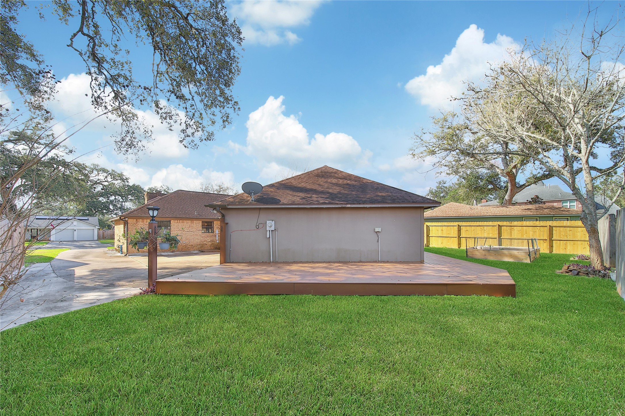 105 Daffodil Street Property Photo 24