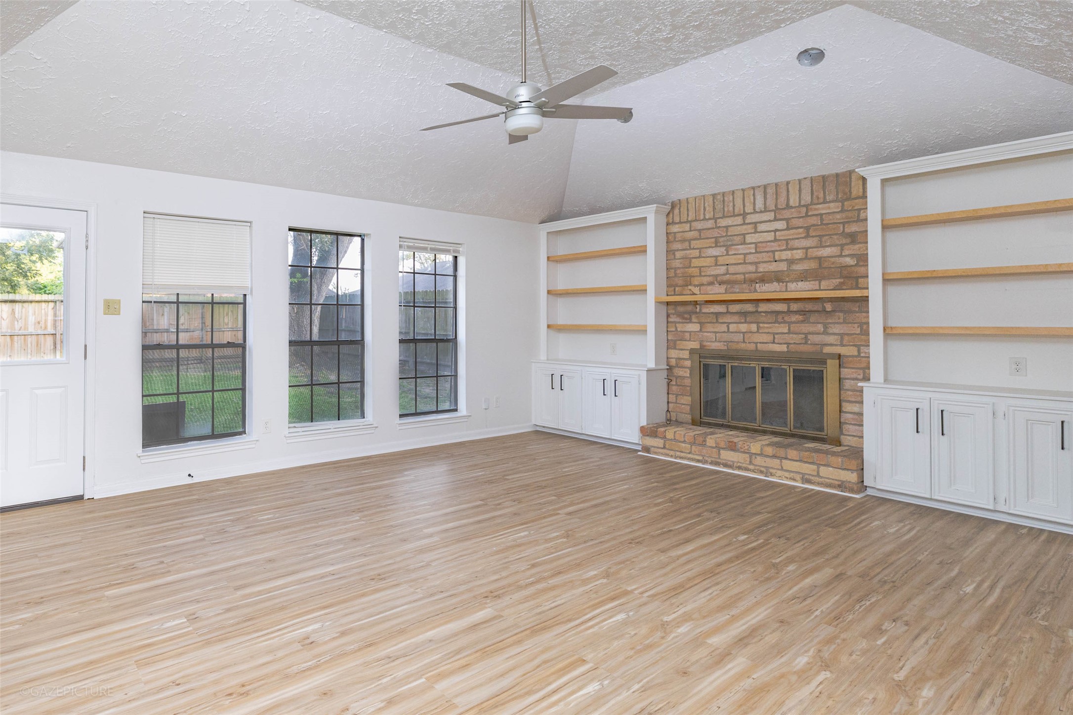 9810 Jockey Club Drive Property Photo 4