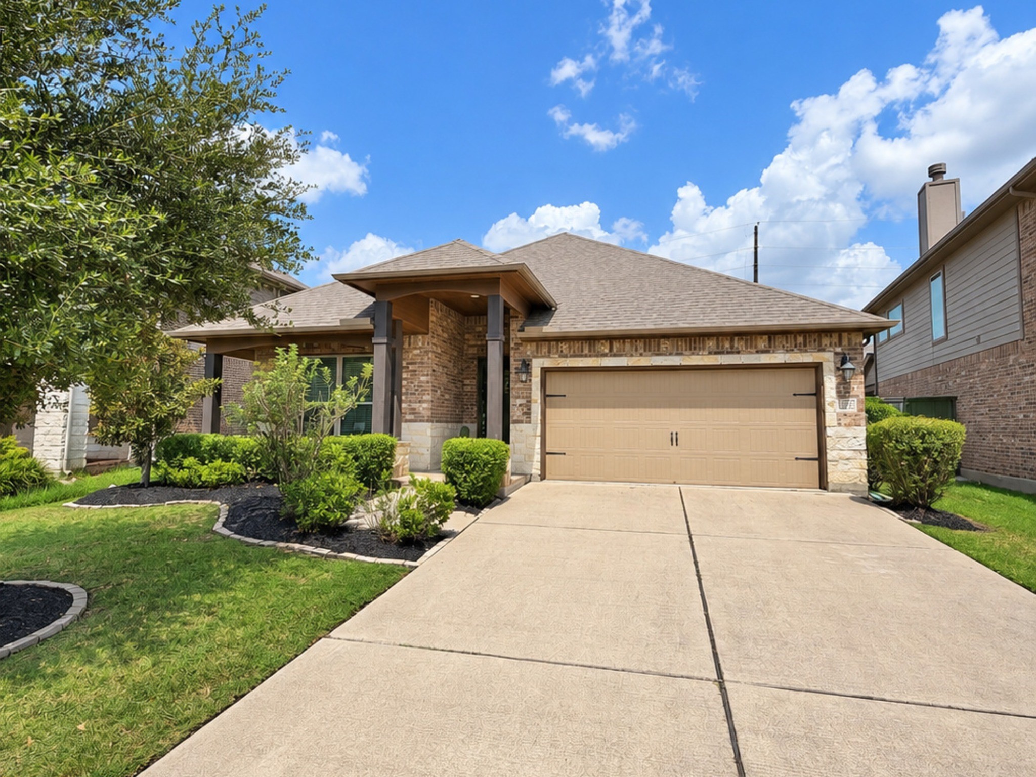 1122 Orange Dawn Drive Property Photo 3