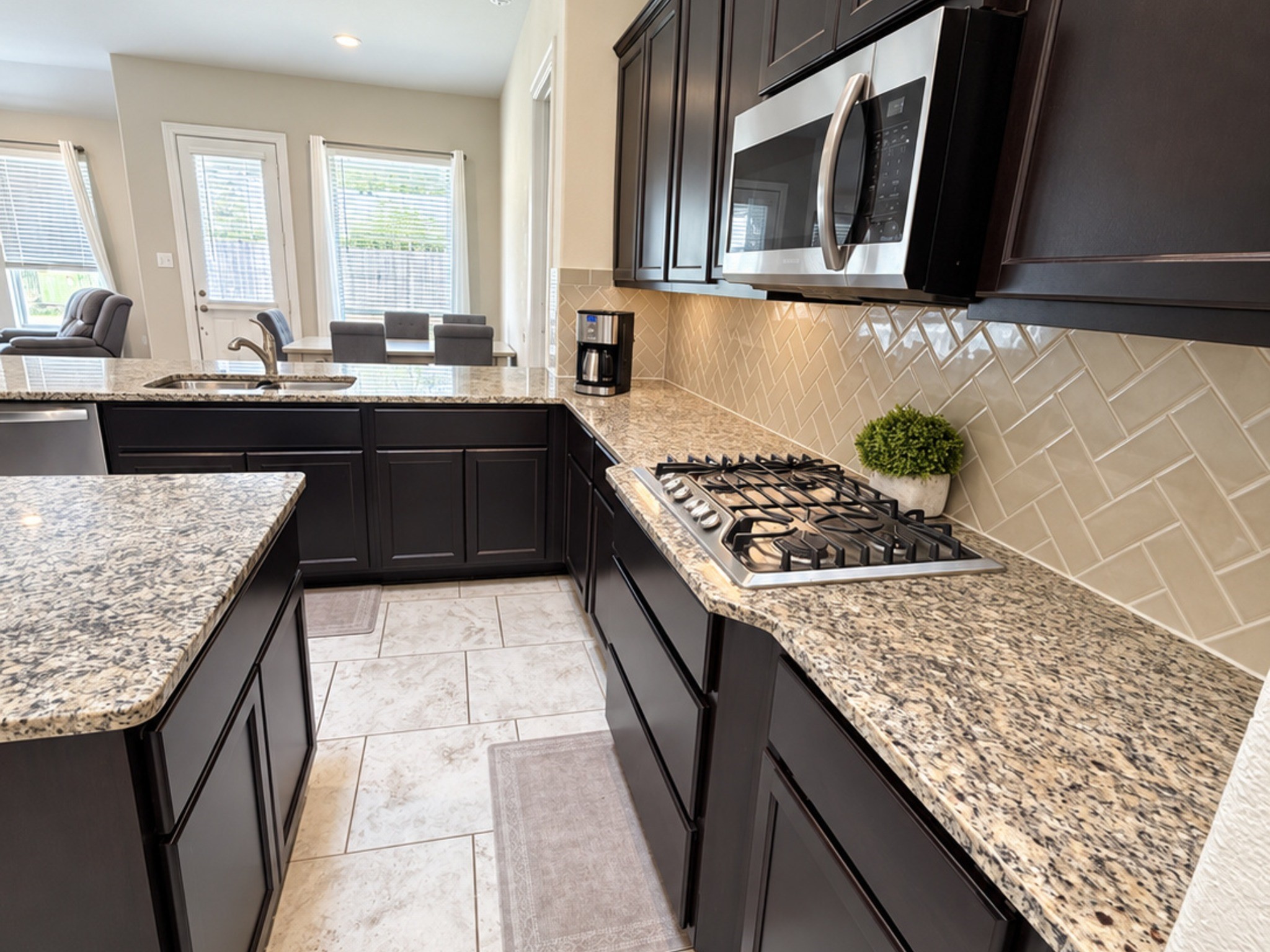 1122 Orange Dawn Drive Property Photo 8