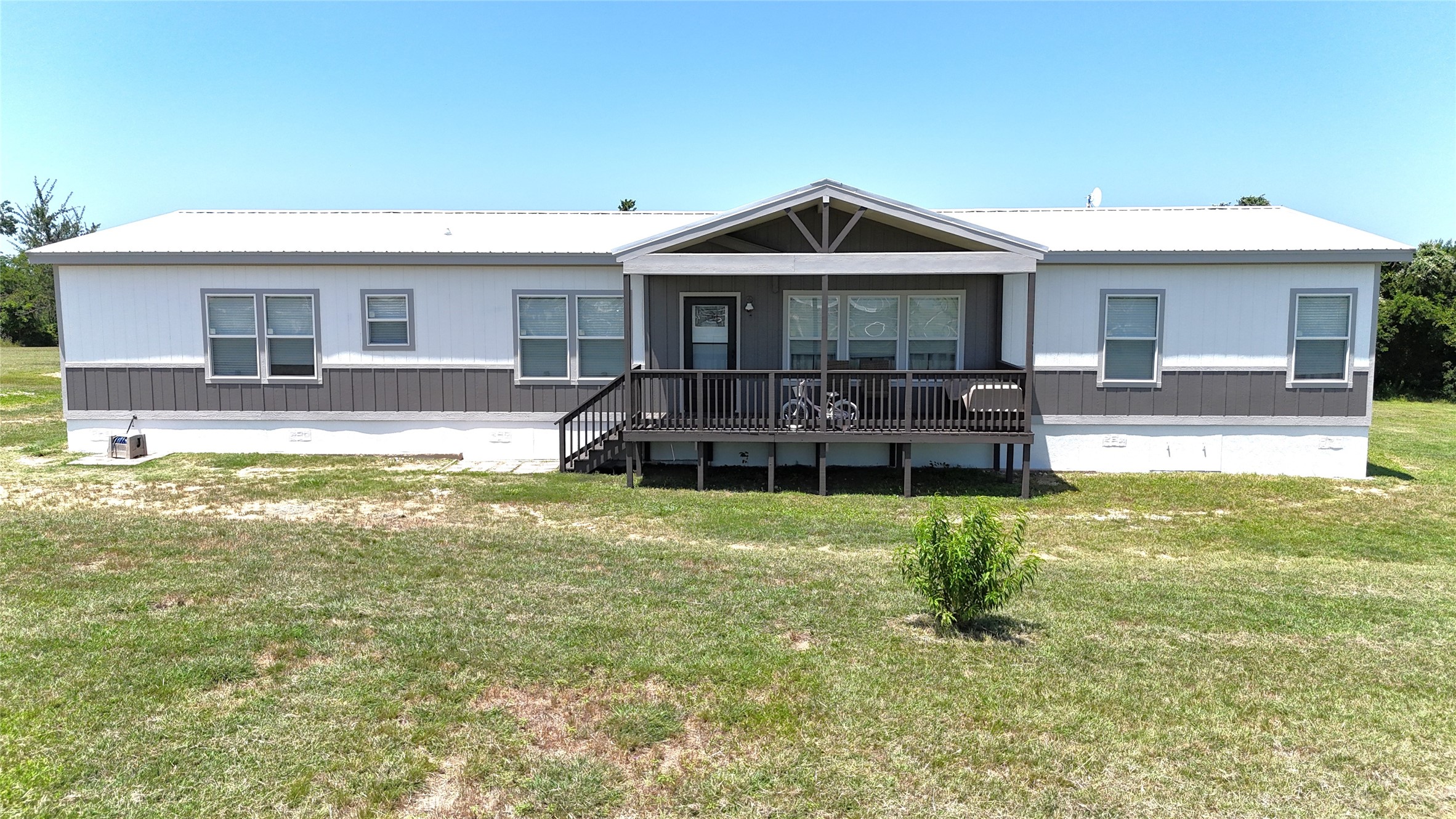 105 County Road 4025 Property Photo 1
