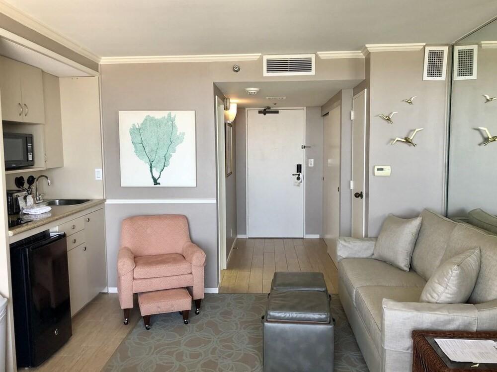 5220 Seawall Boulevard 738c Property Photo 6