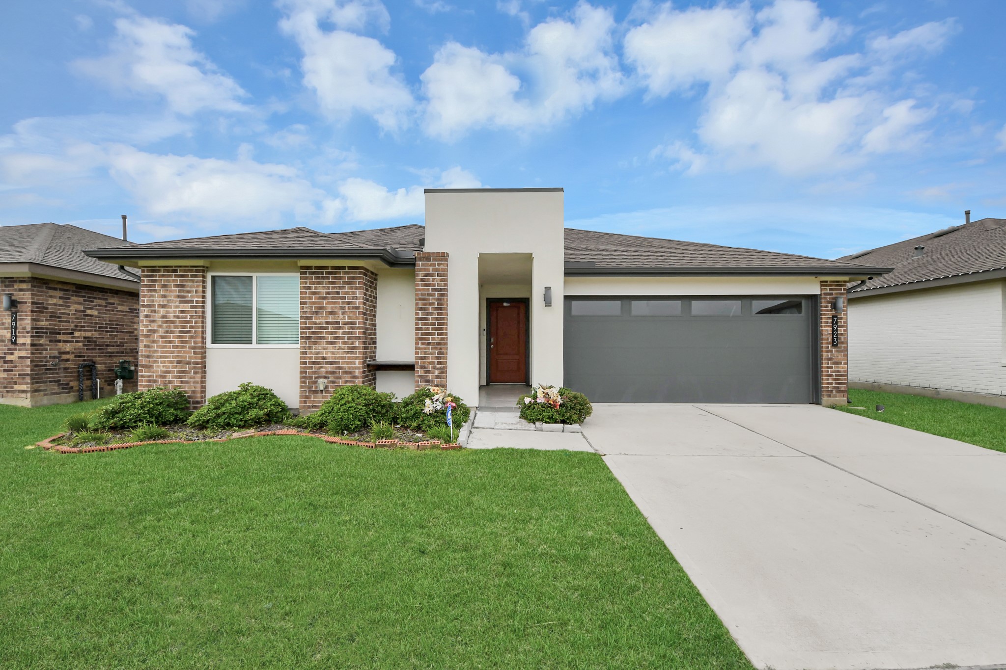 7923 Cattleman Valley Drive Property Photo 1