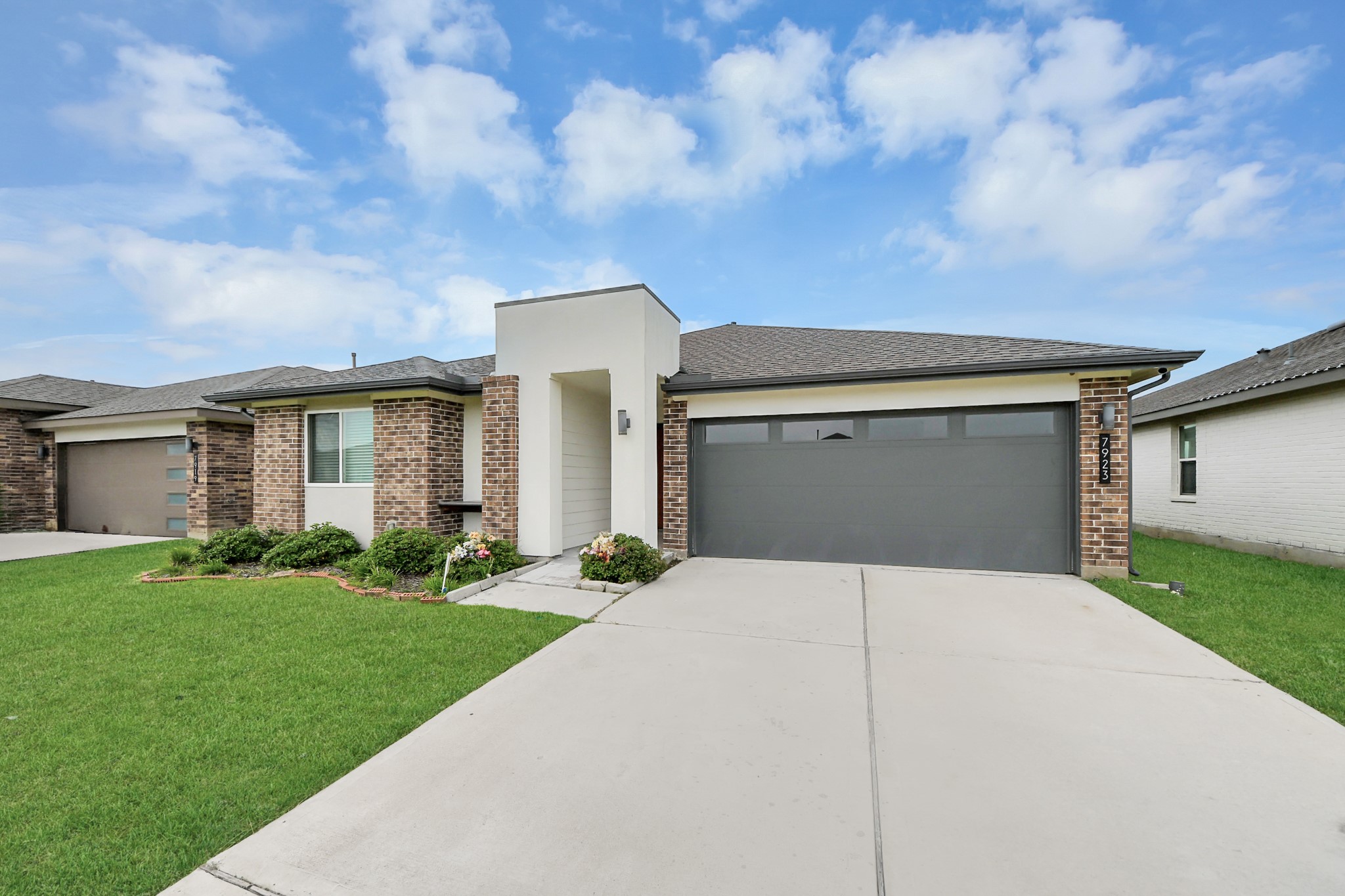 7923 Cattleman Valley Drive Property Photo 2