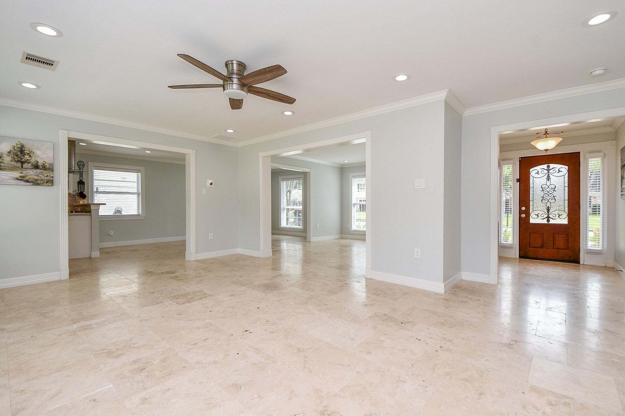 707 Thistlewood Drive Property Photo 3