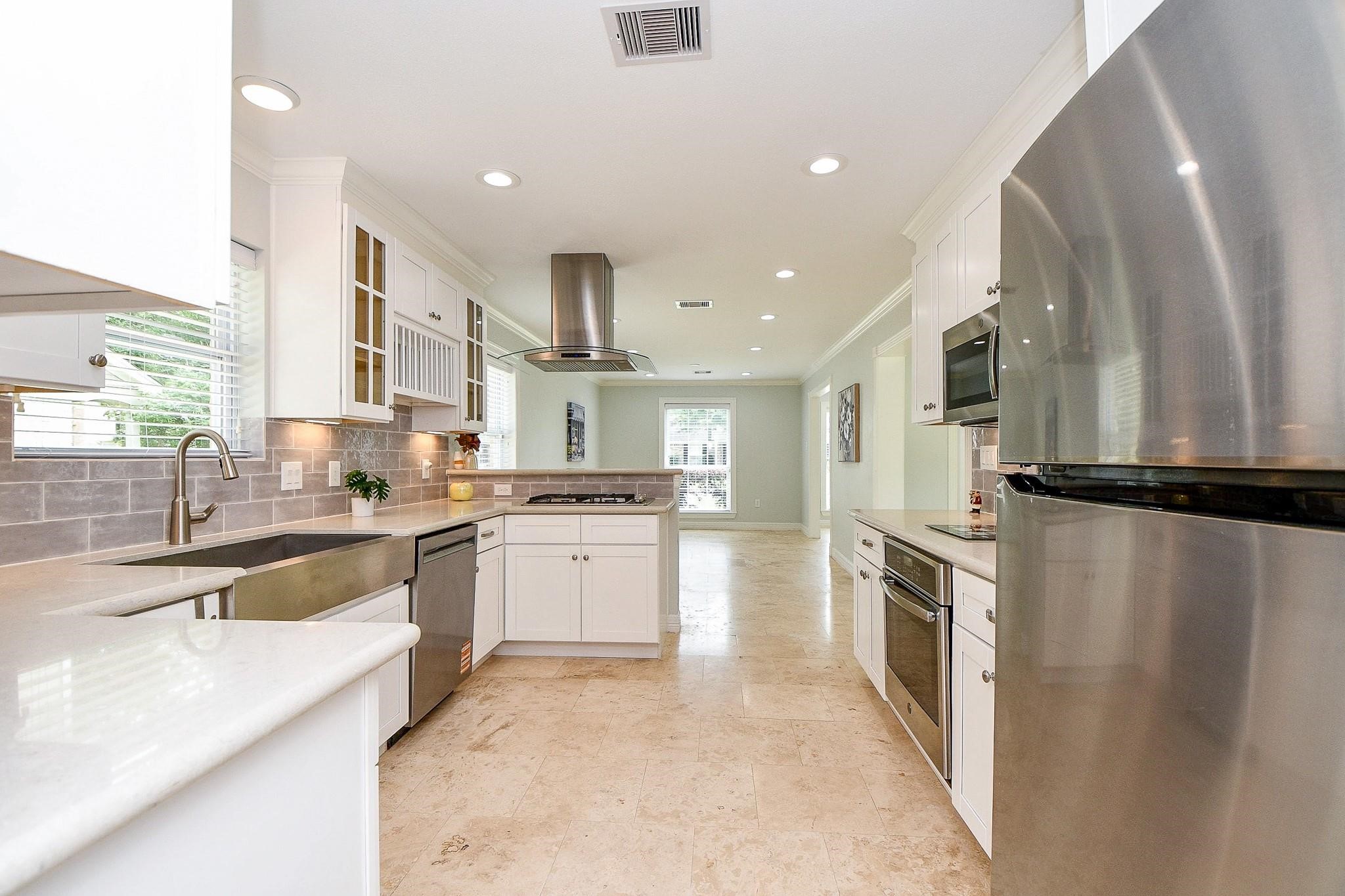 707 Thistlewood Drive Property Photo 8
