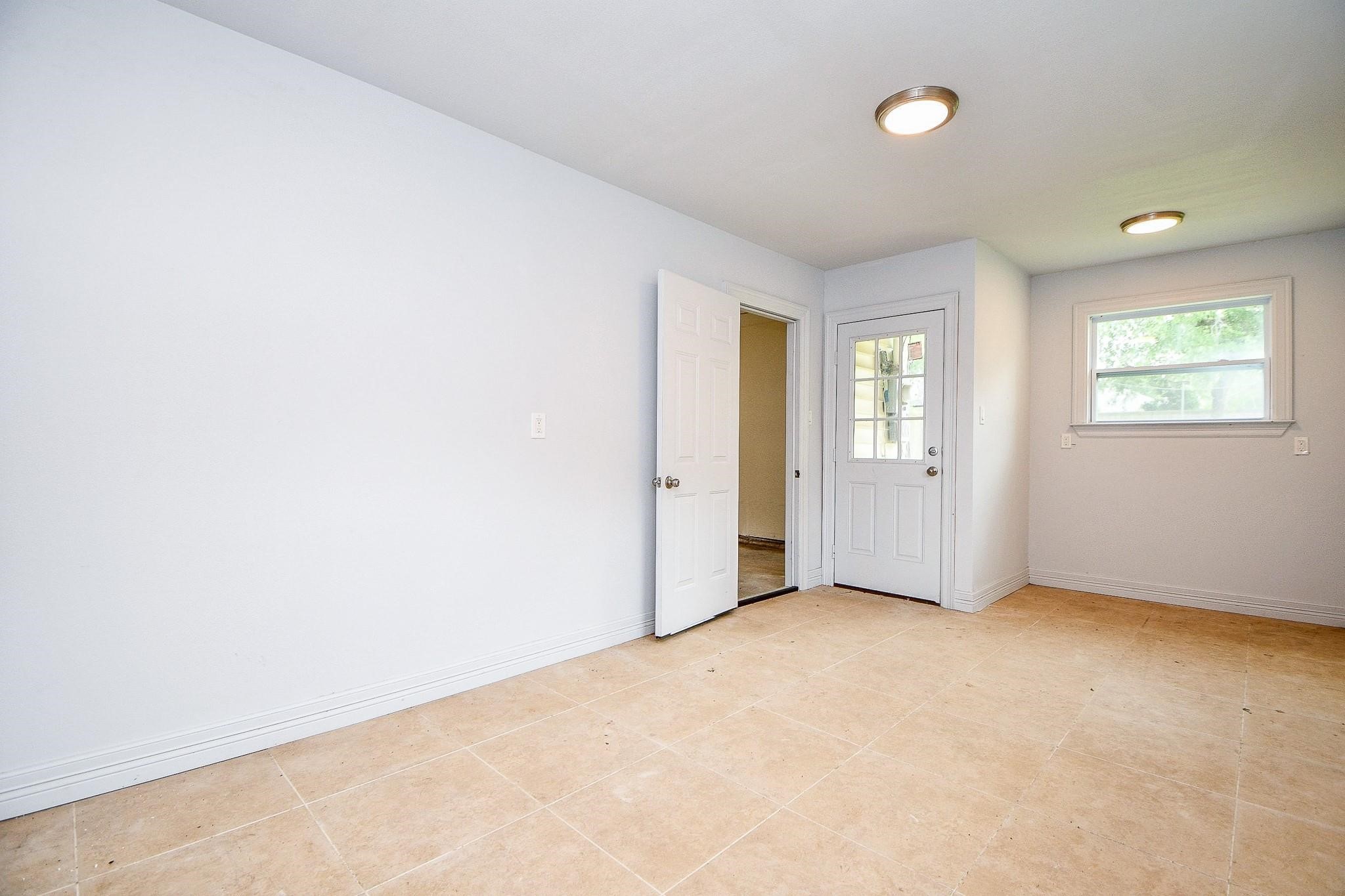 707 Thistlewood Drive Property Photo 33