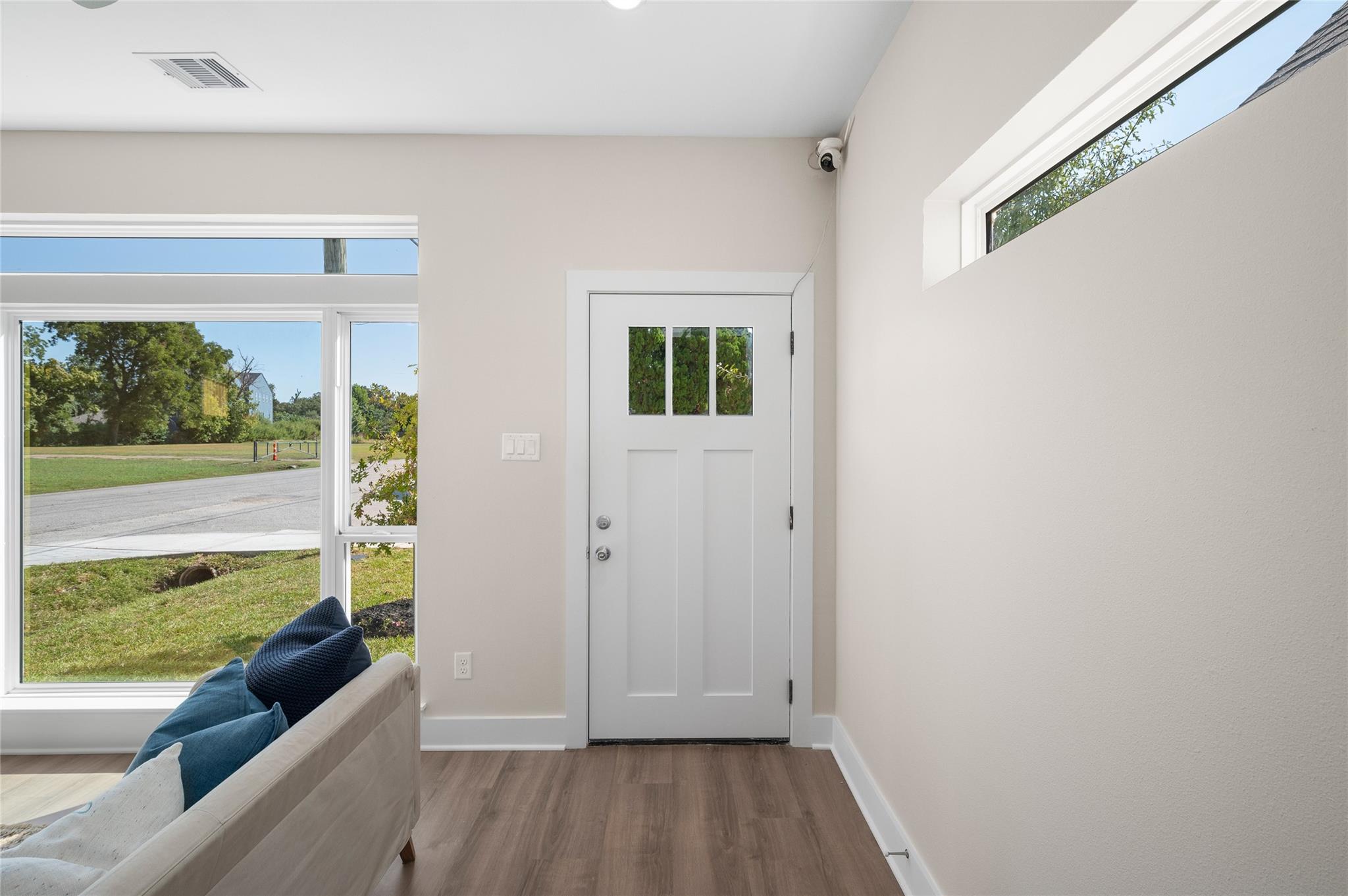 6831 Tuskegee Street Property Photo 3