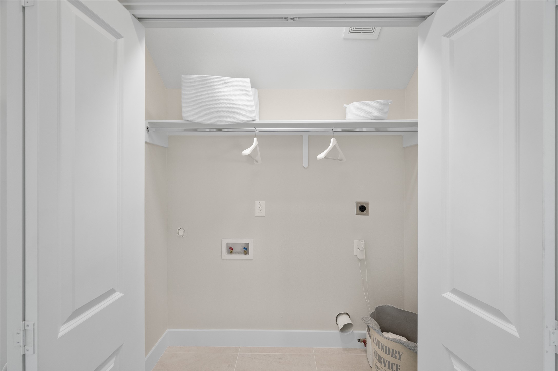 6831 Tuskegee Street Property Photo 25