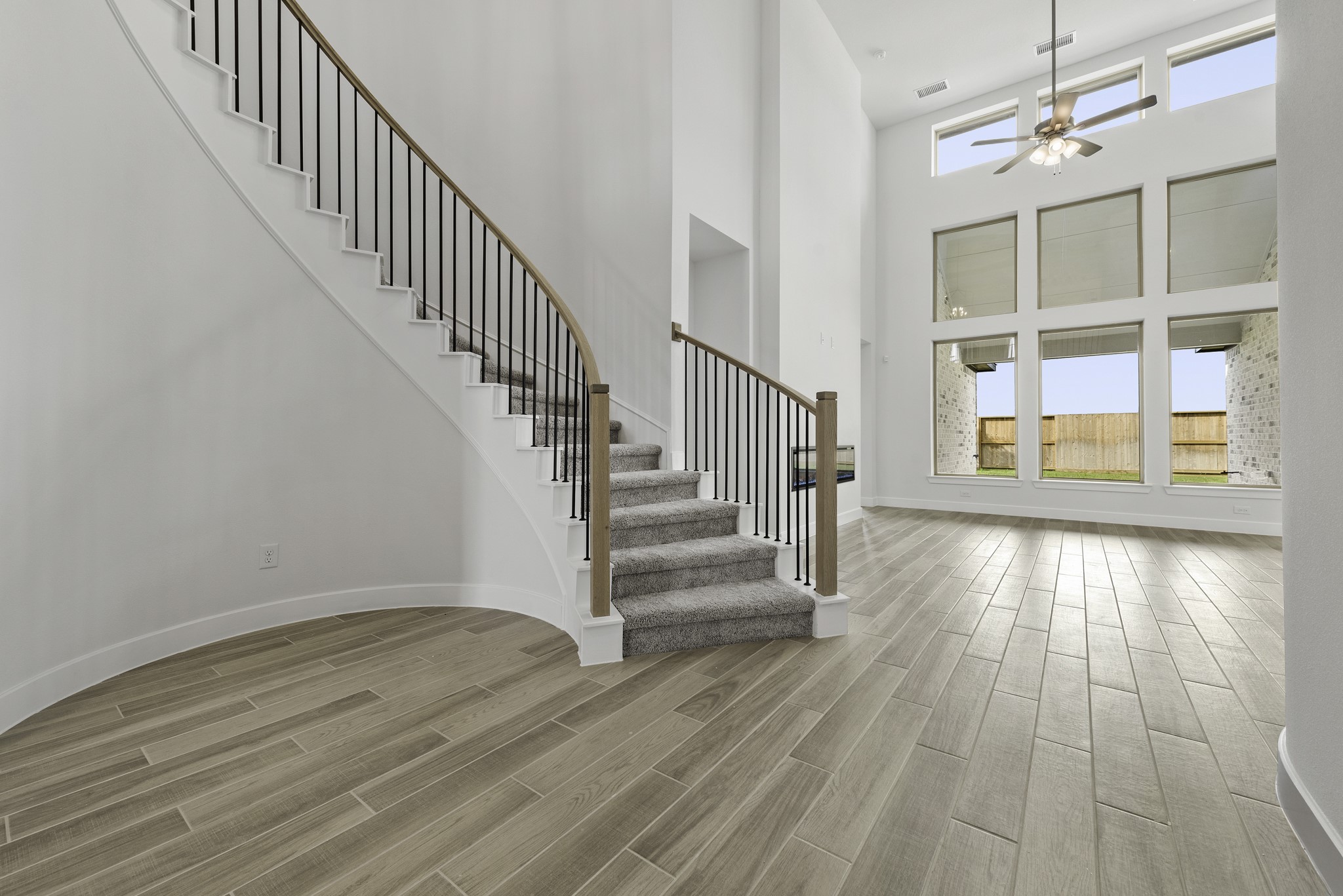 6431 Redwood Forest Drive Property Photo 3