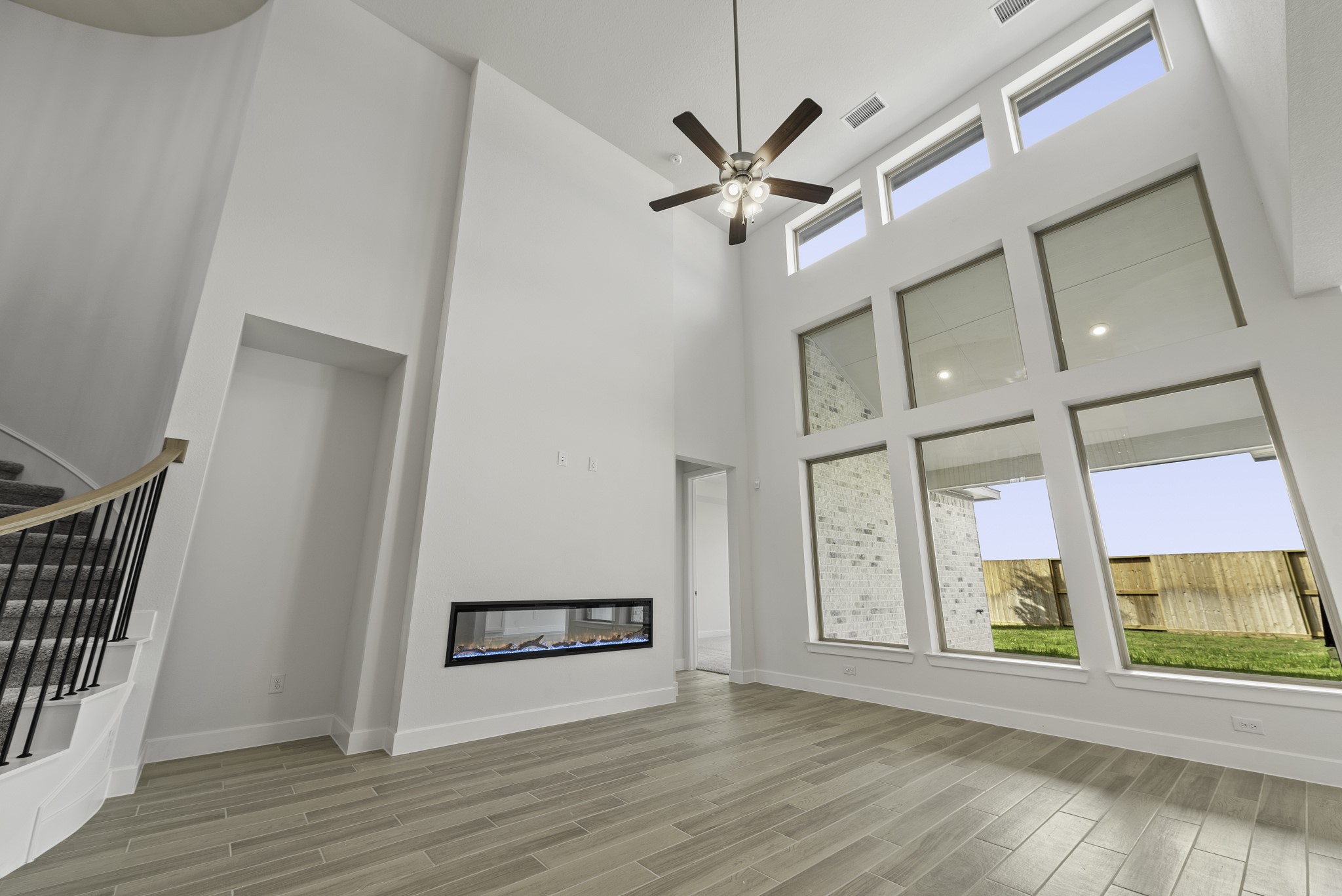 6431 Redwood Forest Drive Property Photo 6