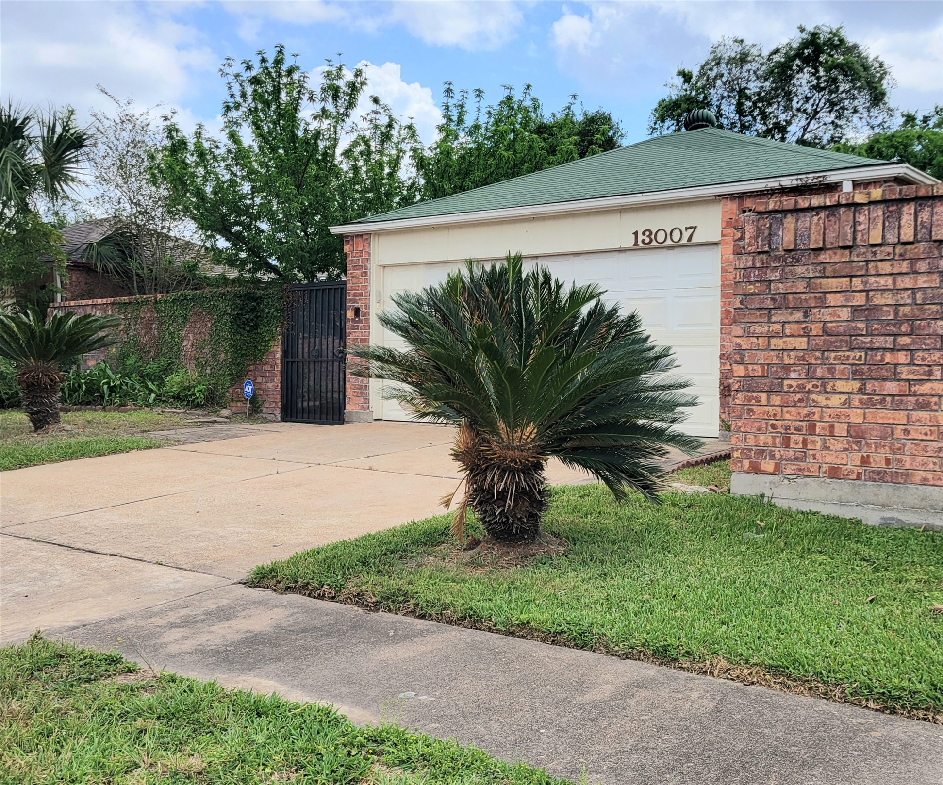 13007 Bacard Lane Property Photo 2