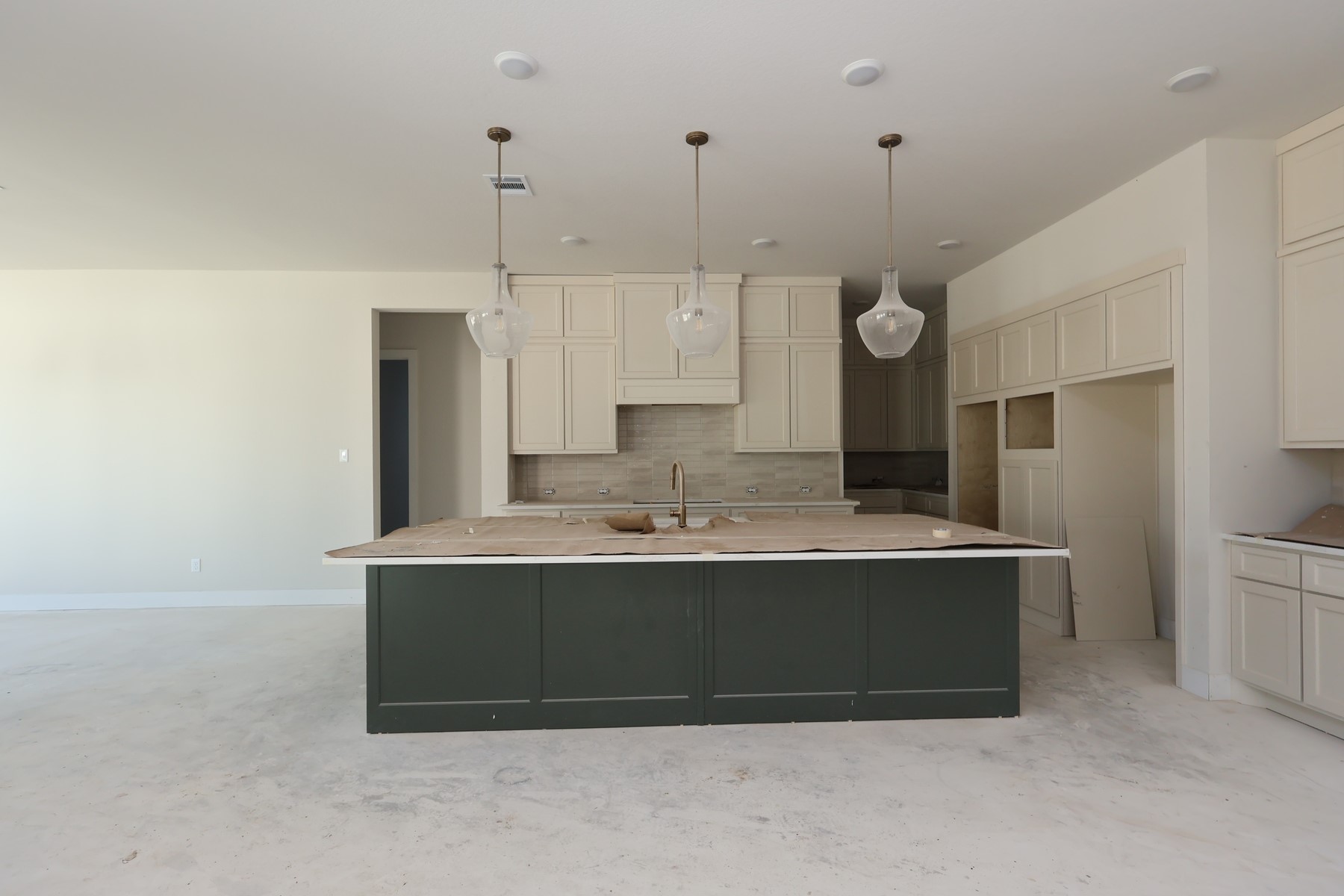 4410 Regal Springs Drive Property Photo 1