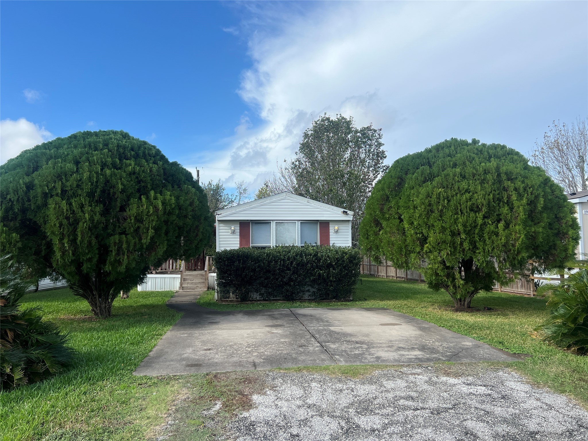 2002 Austin Street Property Photo 1