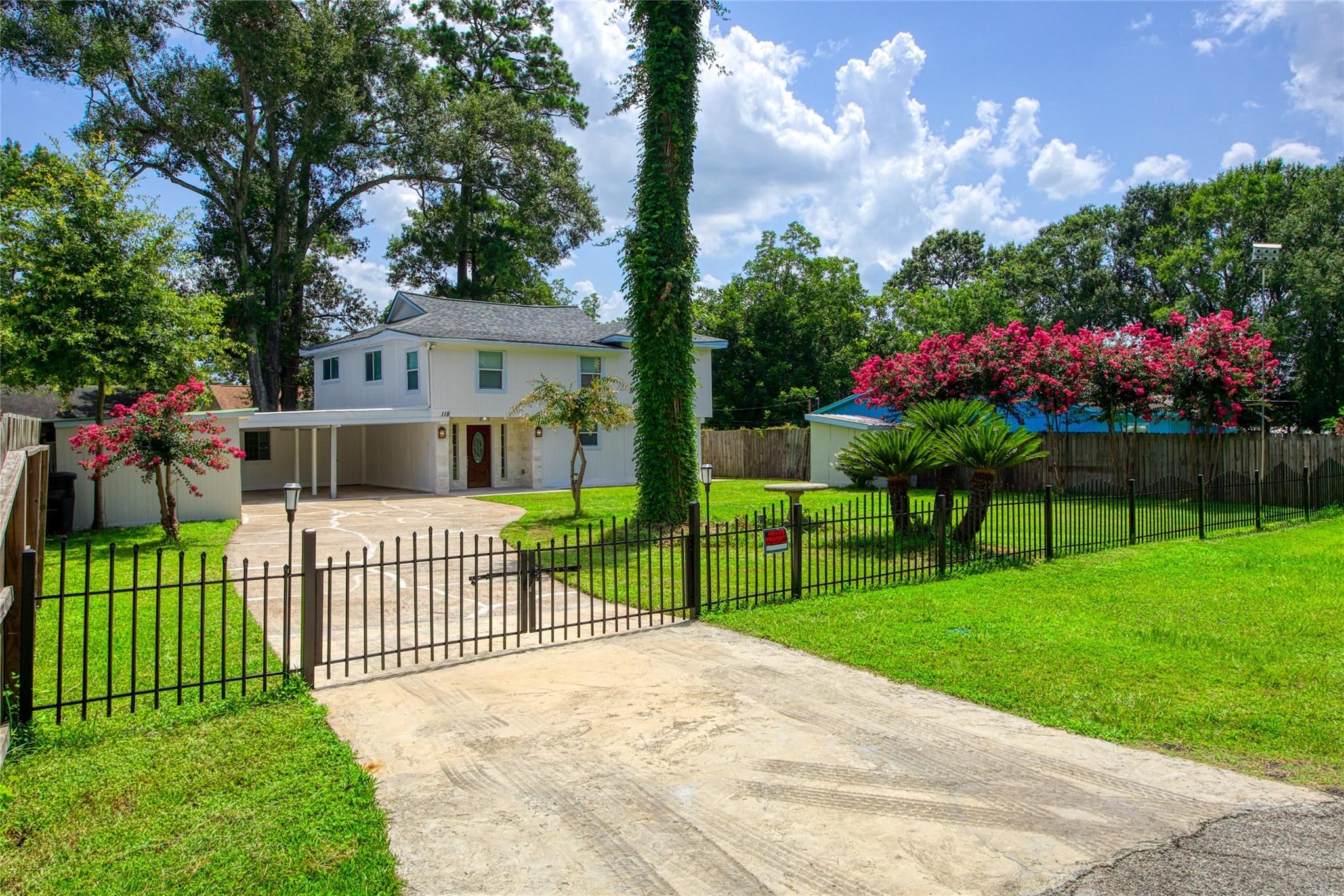 118 Waterwood Drive Property Photo 1