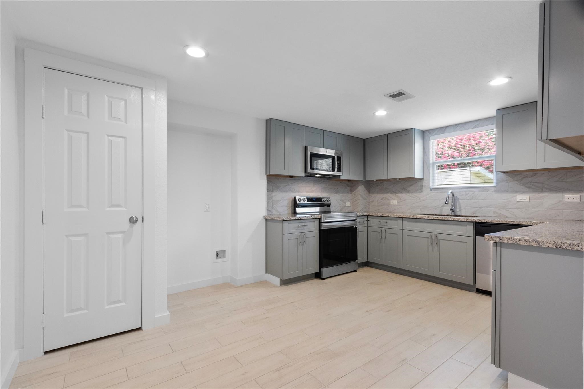 118 Waterwood Drive Property Photo 8