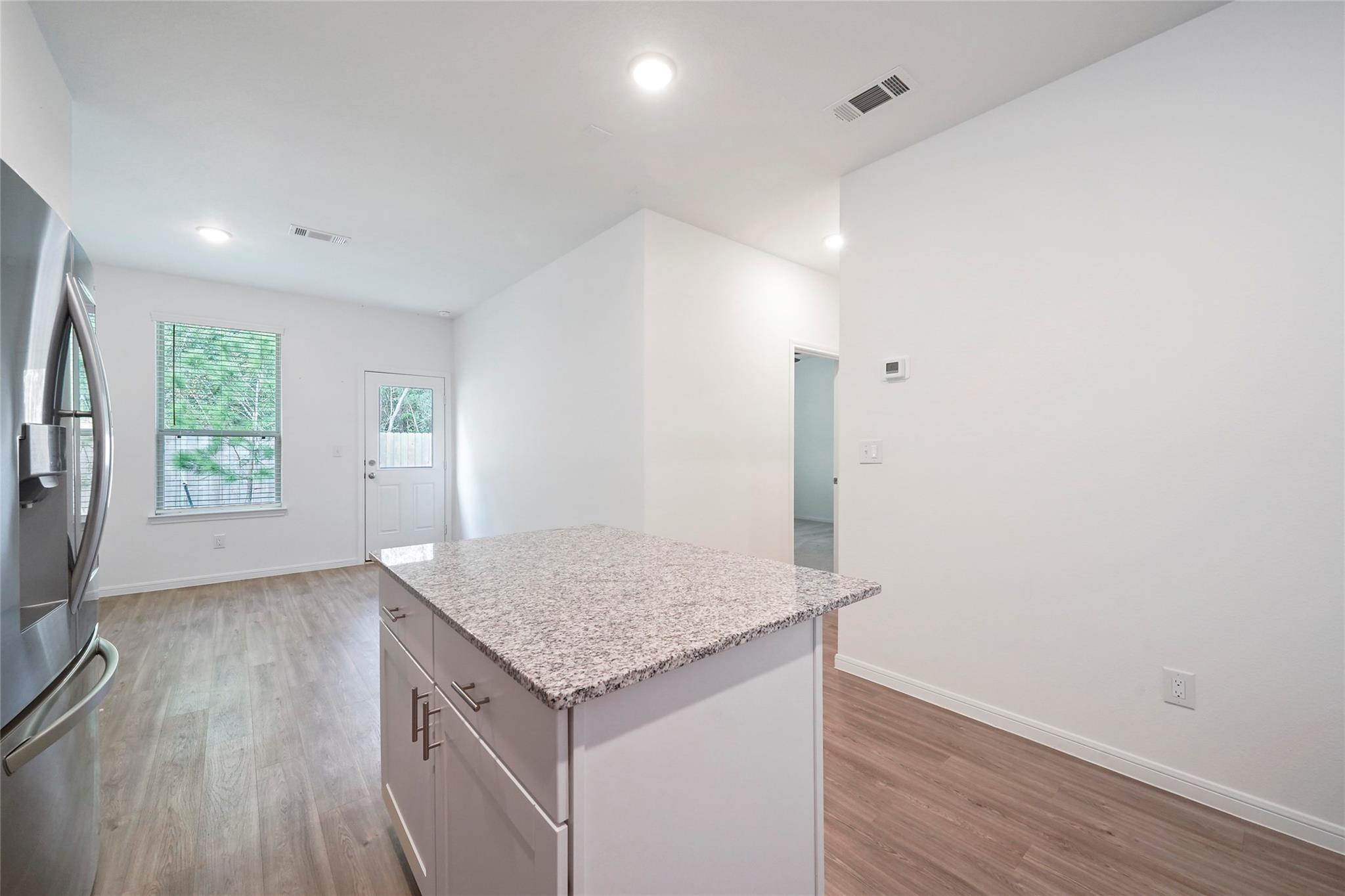 10429 Pineland Drive Property Photo 5
