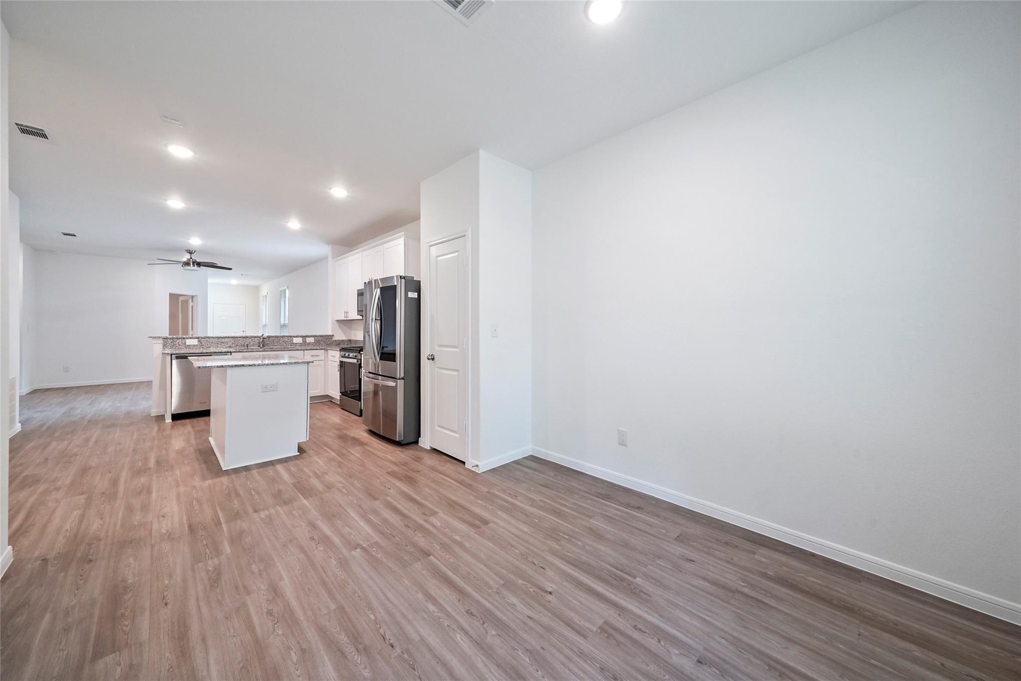 10429 Pineland Drive Property Photo 7