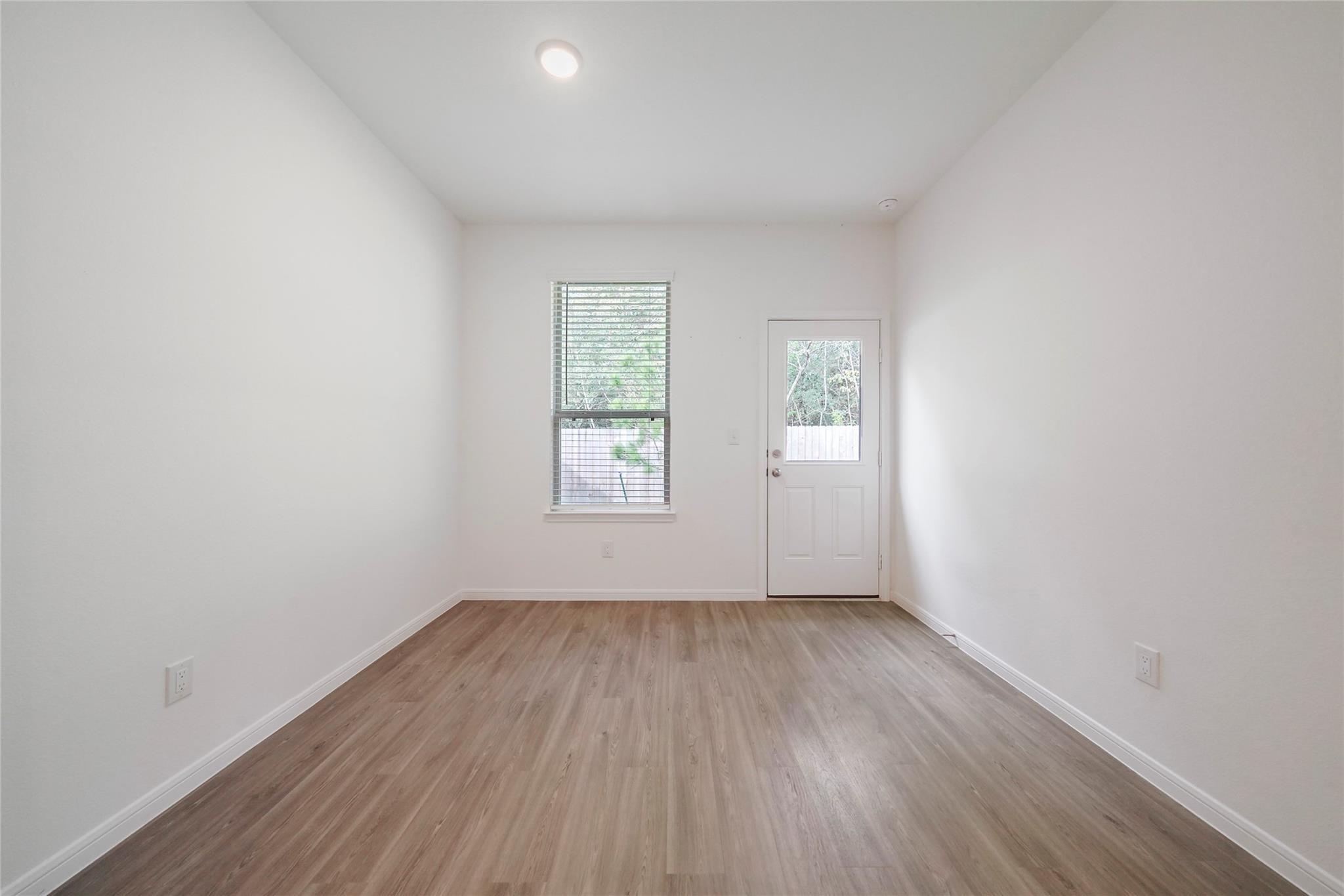 10429 Pineland Drive Property Photo 8