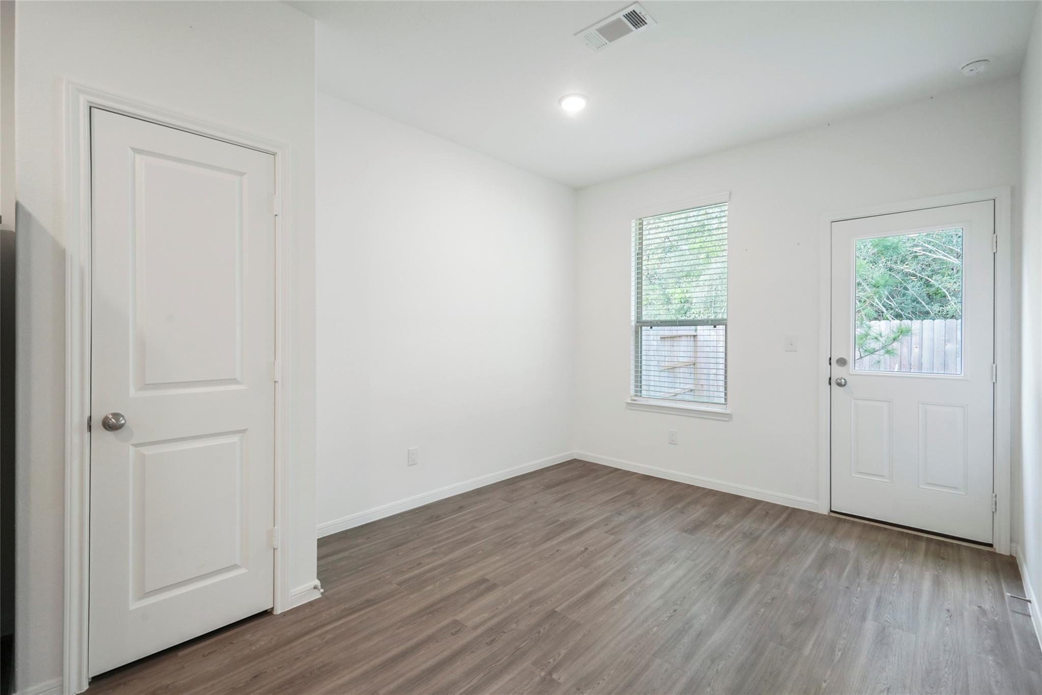10429 Pineland Drive Property Photo 9