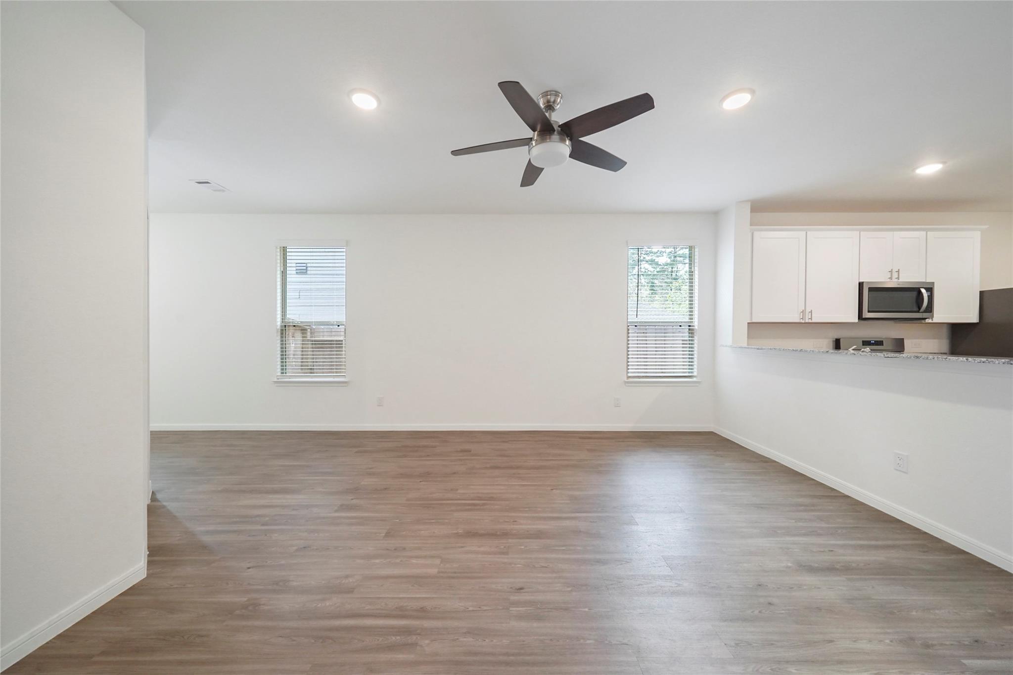 10429 Pineland Drive Property Photo 12