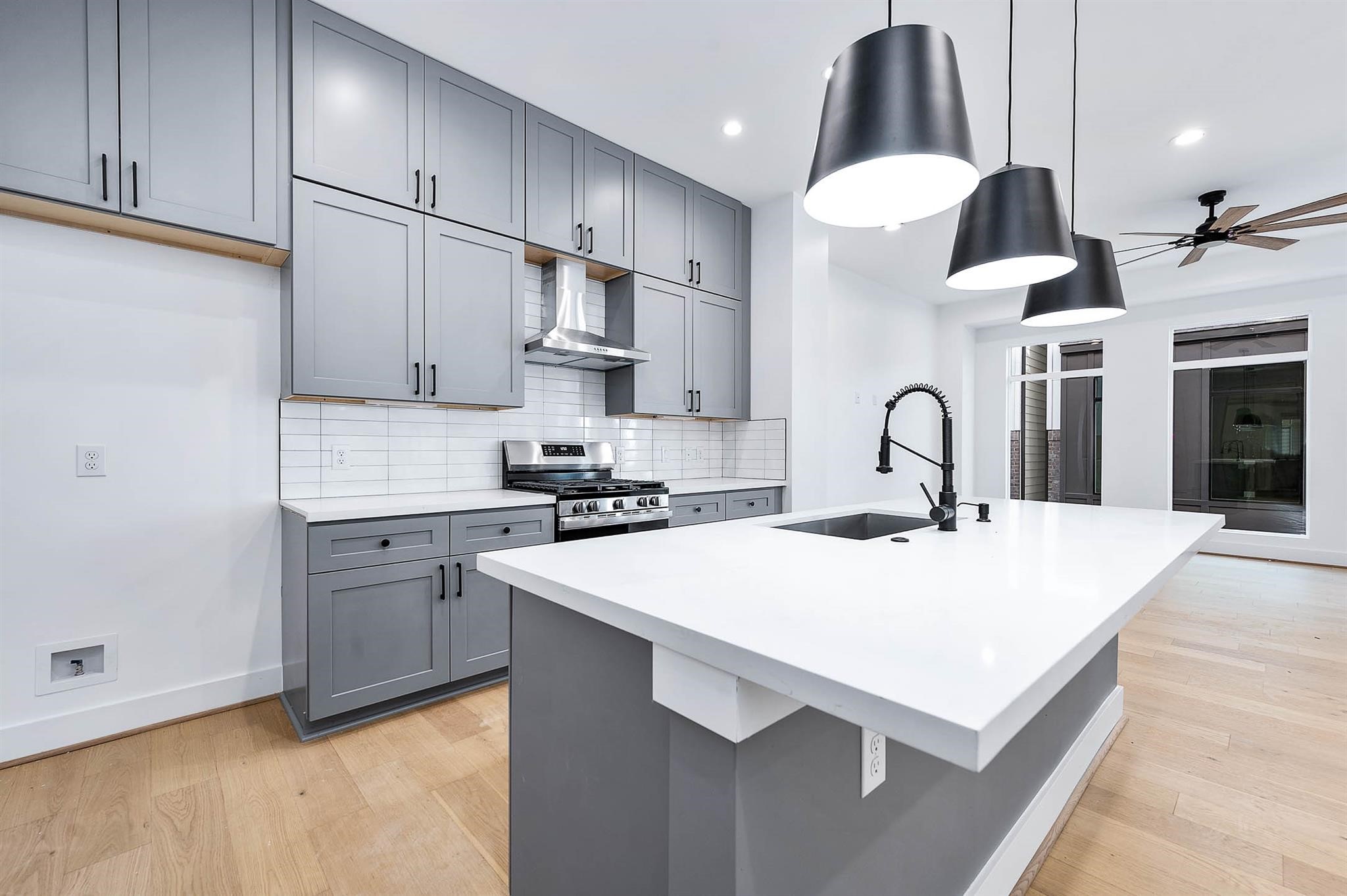 1711 Milby Street Property Photo 12