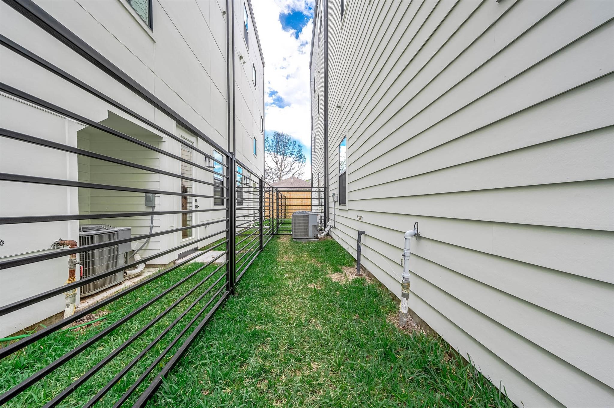 1711 Milby Street Property Photo 34
