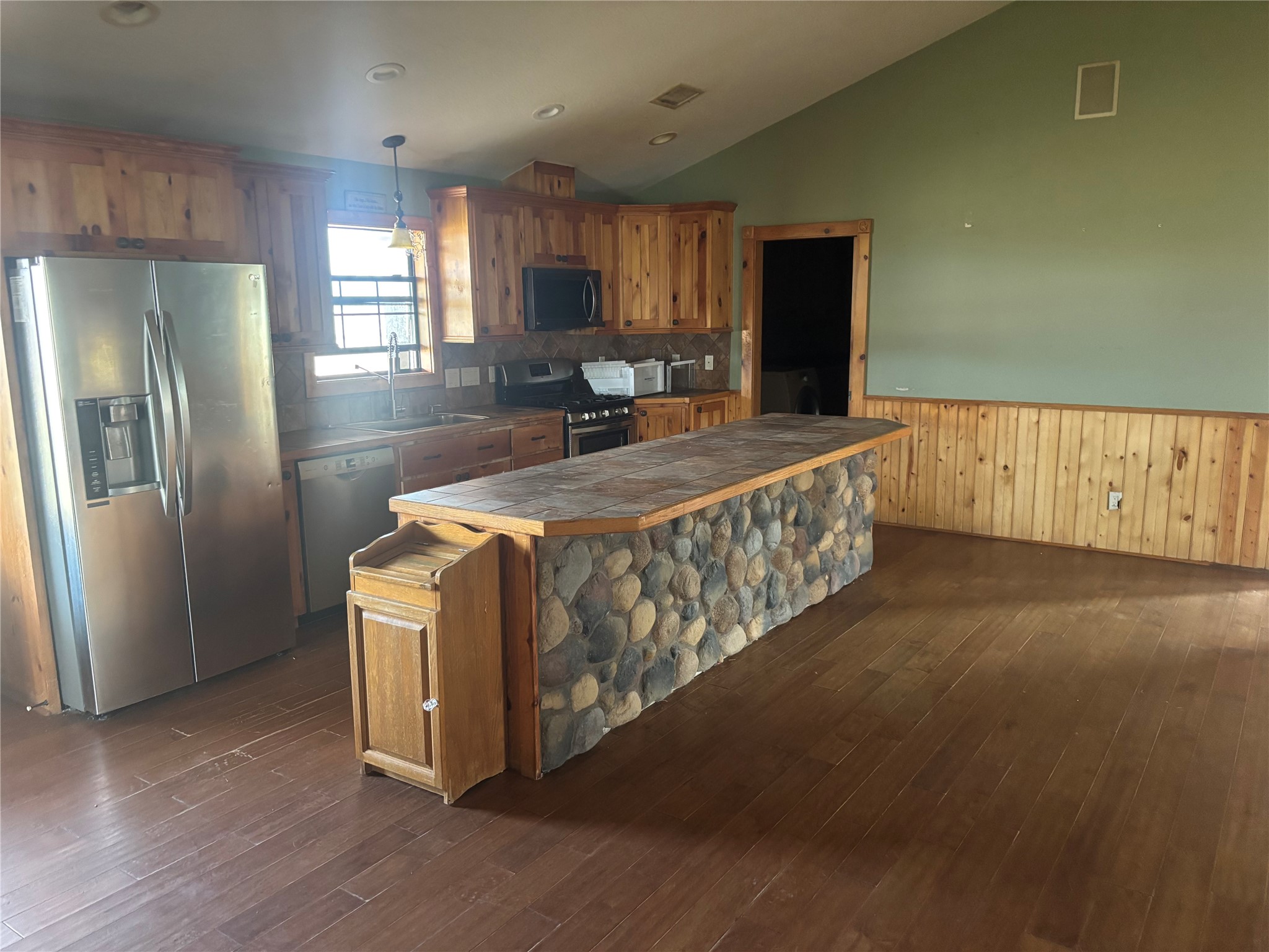 1706 Goodson Loop Property Photo 8